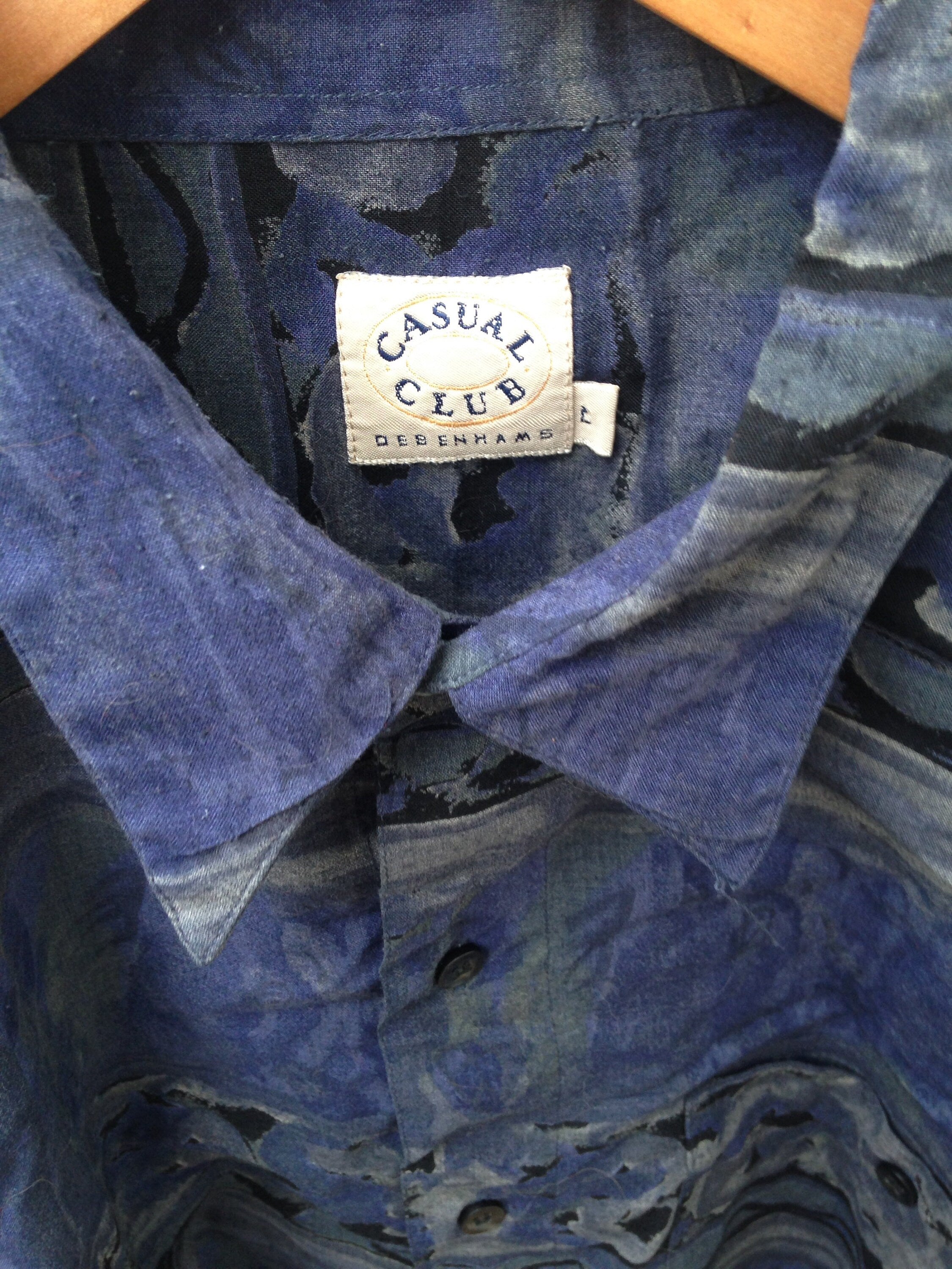 Vintage 90s navy blue black abstract waves crazy pattern short sleeve ugly shirt size large by Casua