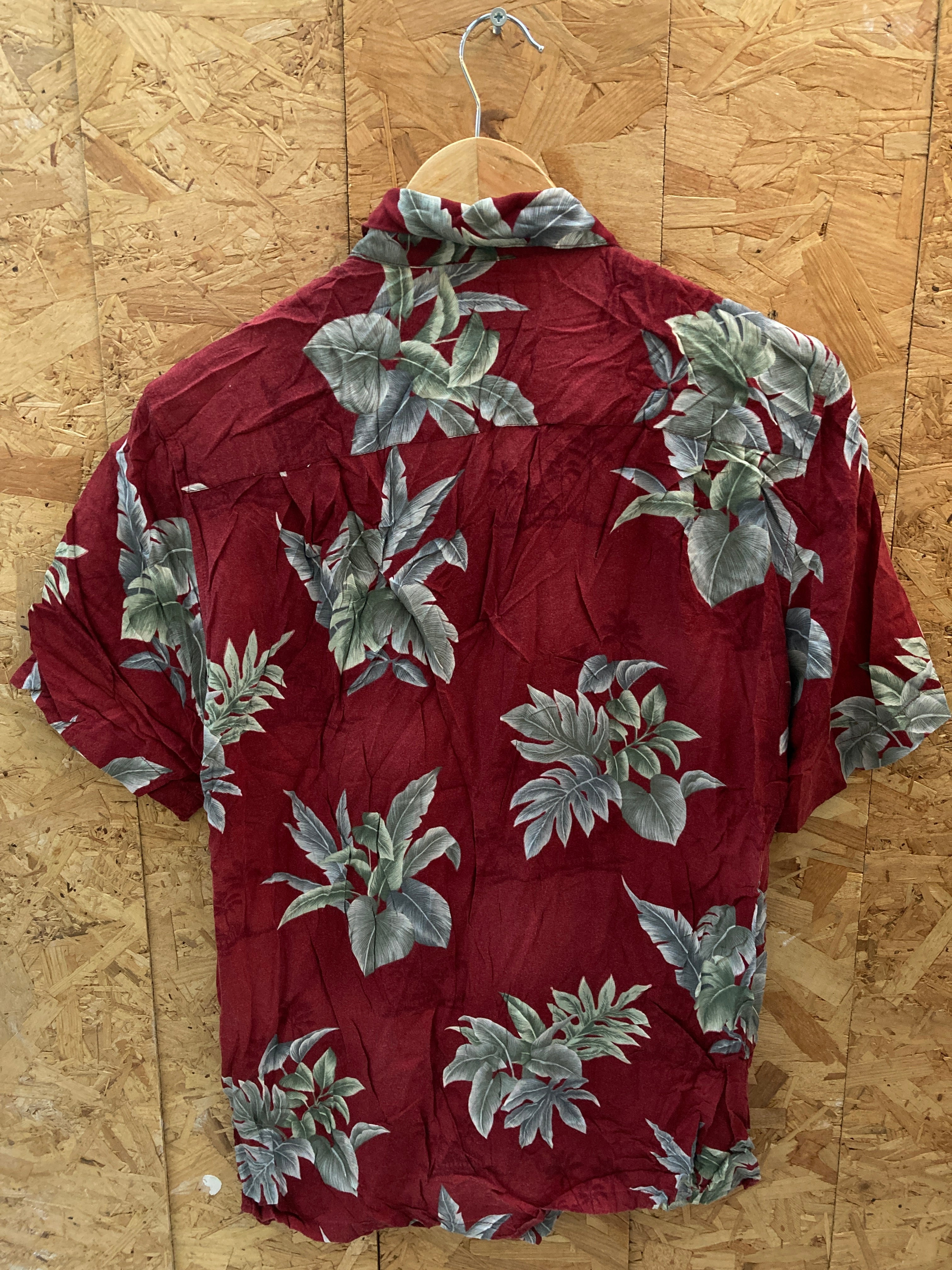 Vintage Y2K rayon burgundy grey floral pattern Hawaiian shirt size medium