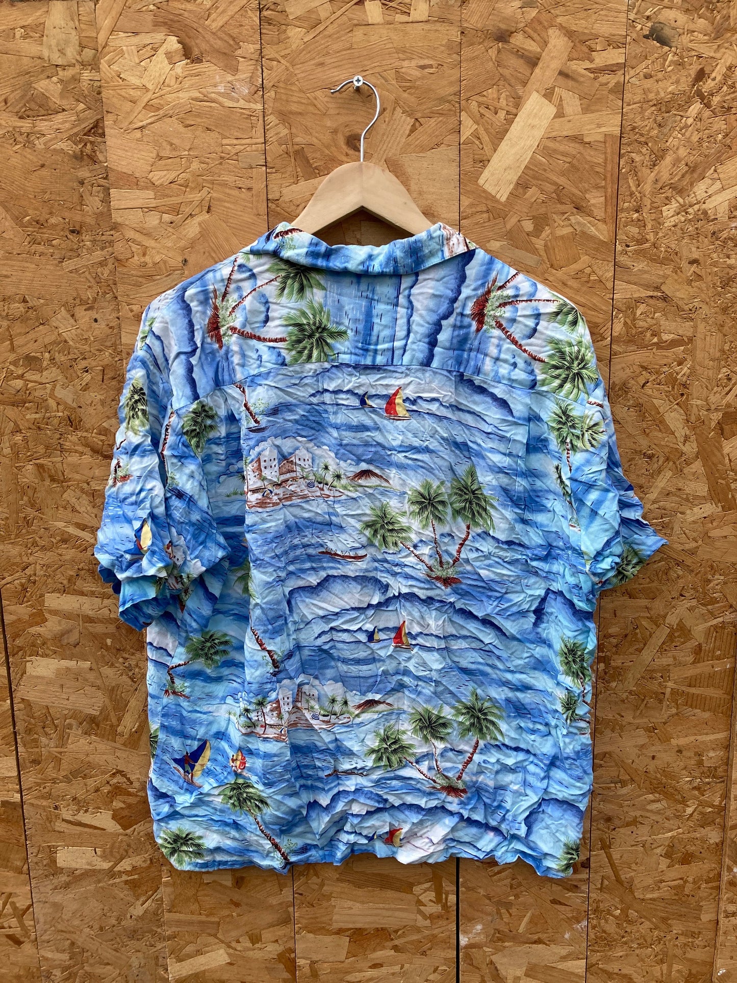 Vintage 90s mens light blue tropical island print Hawaiian eccentric statement quirky party festival