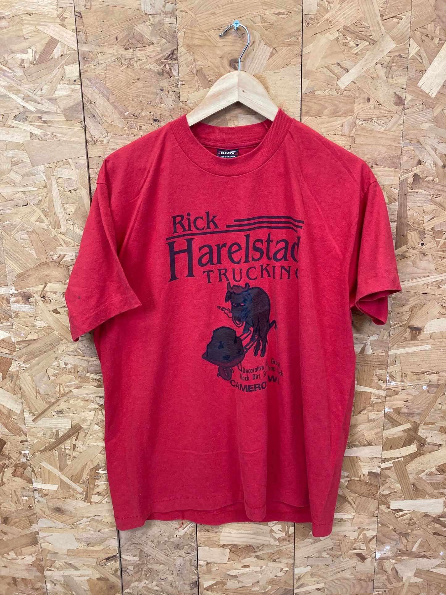 Vintage 90s Rick Harelstad Trucking USA red single stitch t shirt size XL