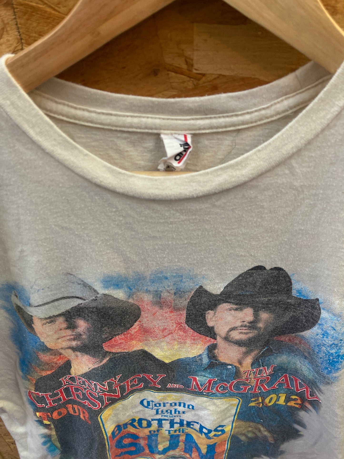 Vintage 2012 Kenny Chesney & Tim Mcgraw country western t-shirt size medium