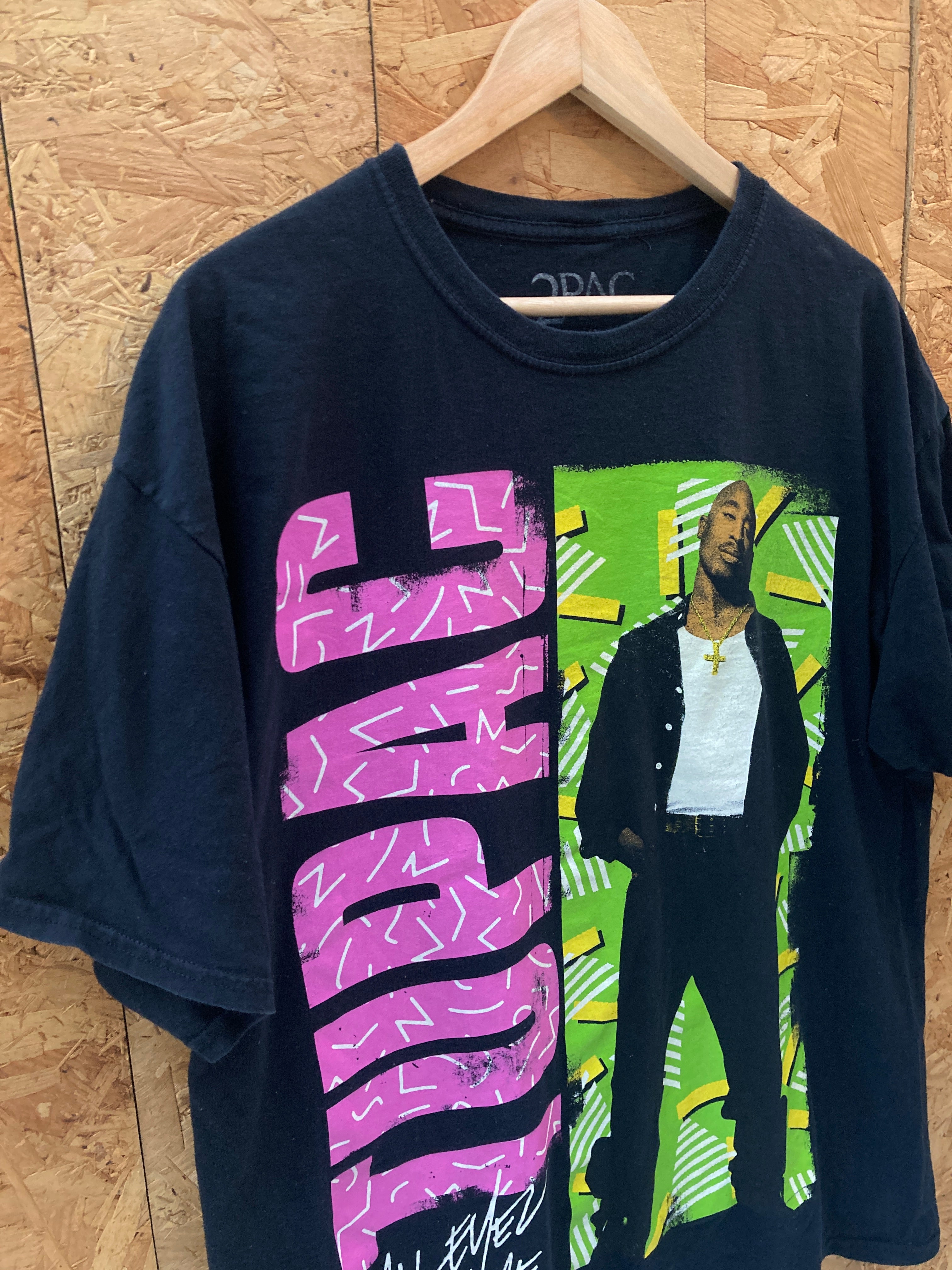 Tupac All Eyes On Me black green pink hip hop t-shirt size XL