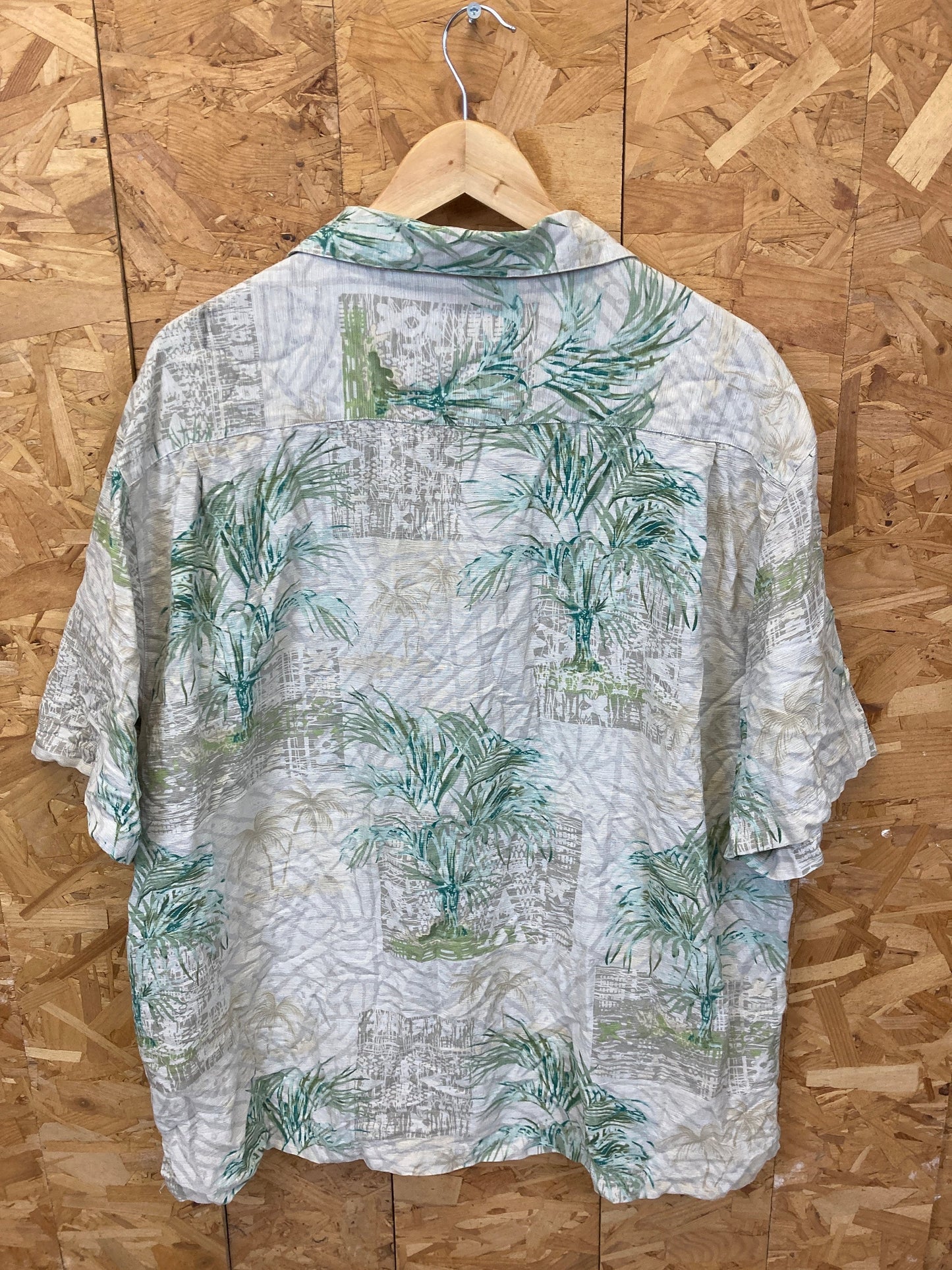 Vintage 90s green beige bamboo pattern 100% silk eccentric hawaiin shirt size XXL by H Jack Cafe