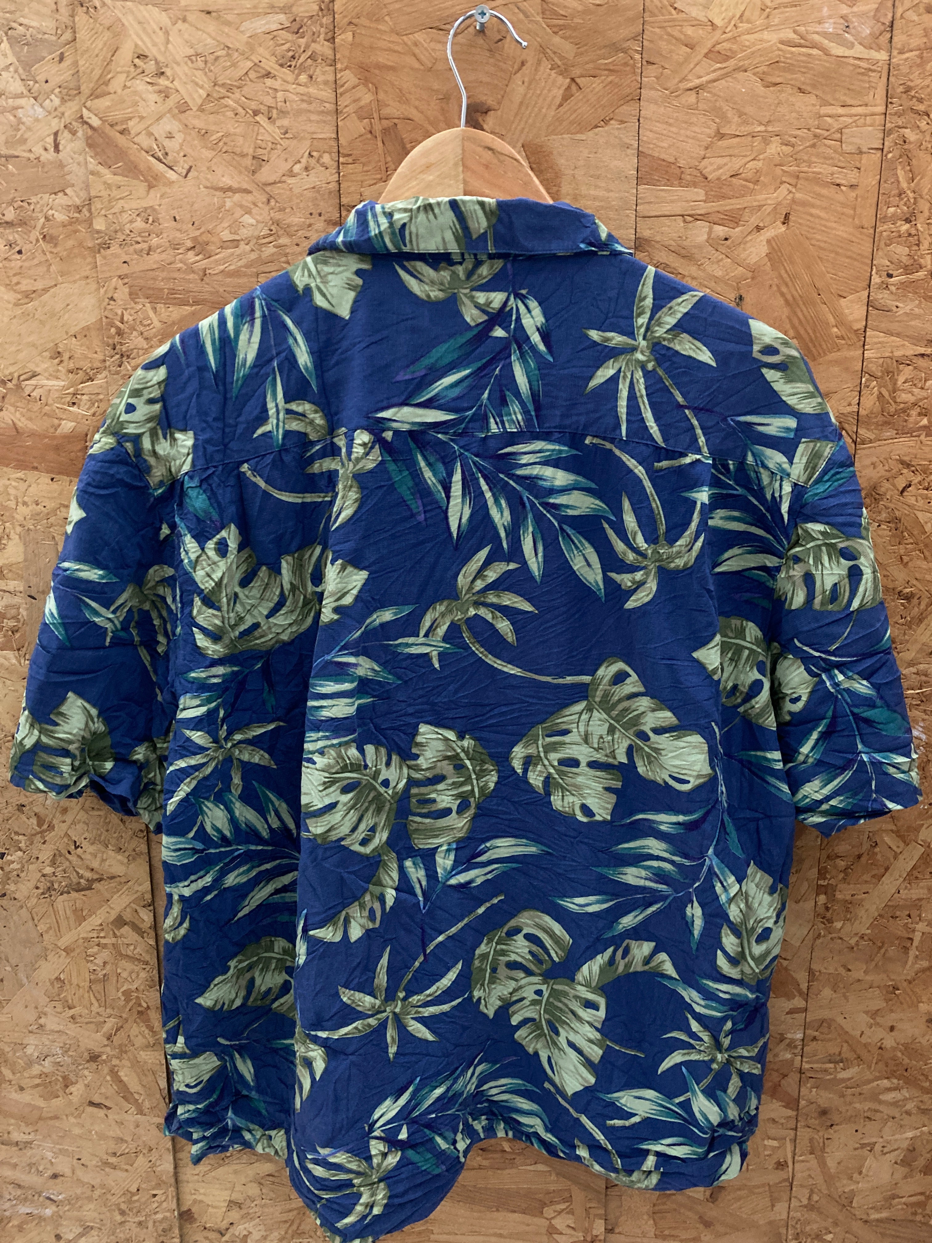 Vintage Y2K blue green hibiscus floral Hawaiian shirt size XL by Milano Bay