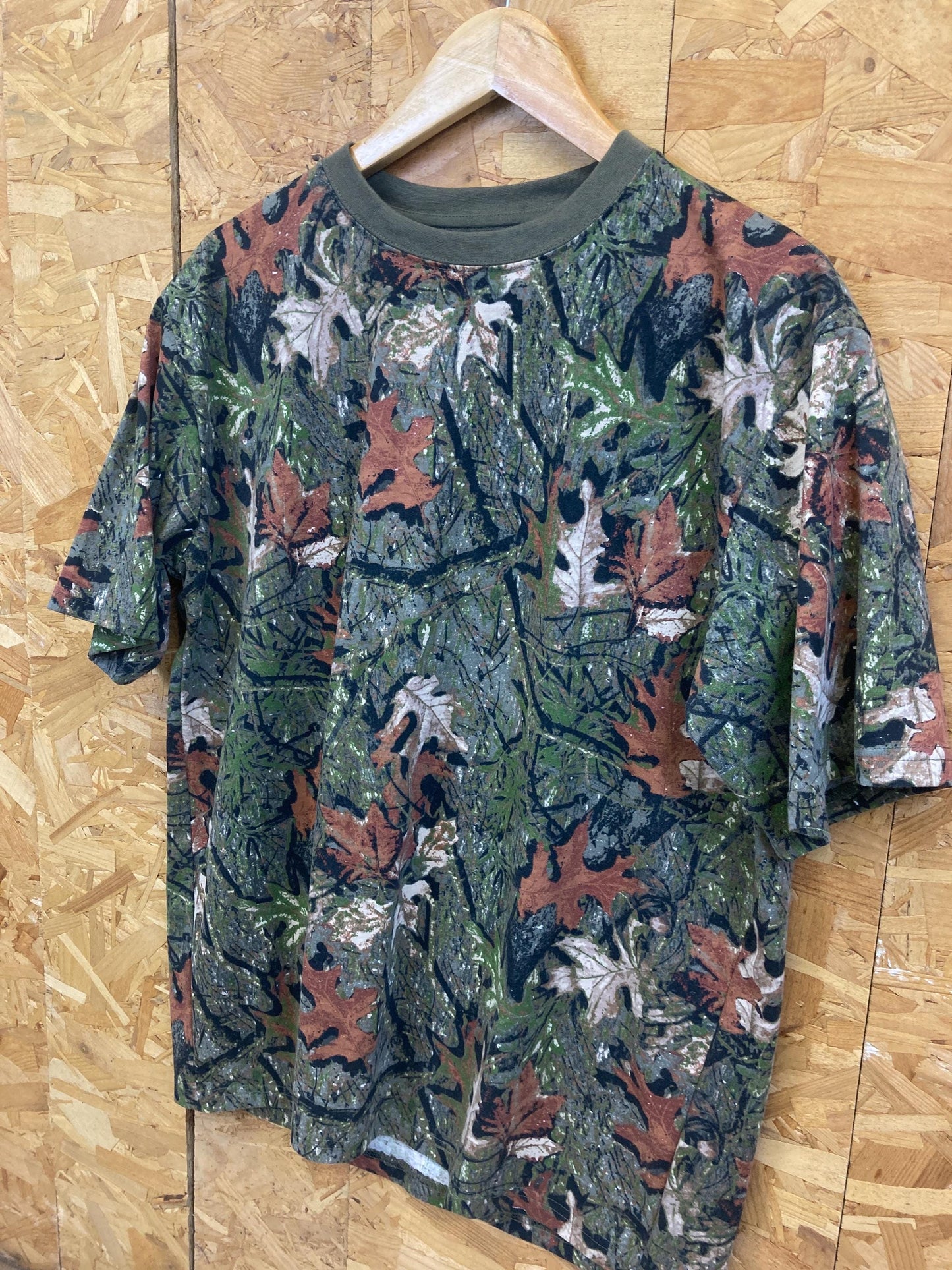 Vintage Y2K Crane duck hunting camo real tree mossy oak style realistic print outback USA olive gree