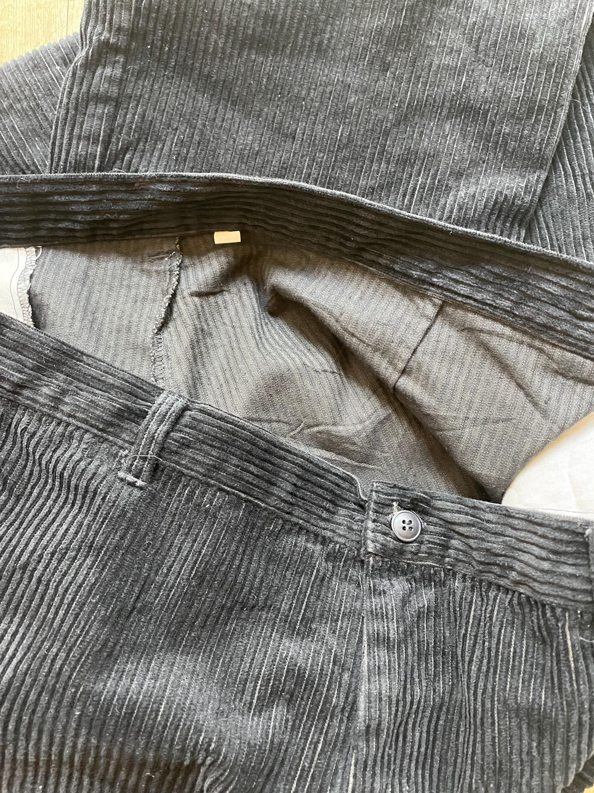 Vintage 90s black relaxed baggy jumbo corduroy oversized trousers size W40 L31