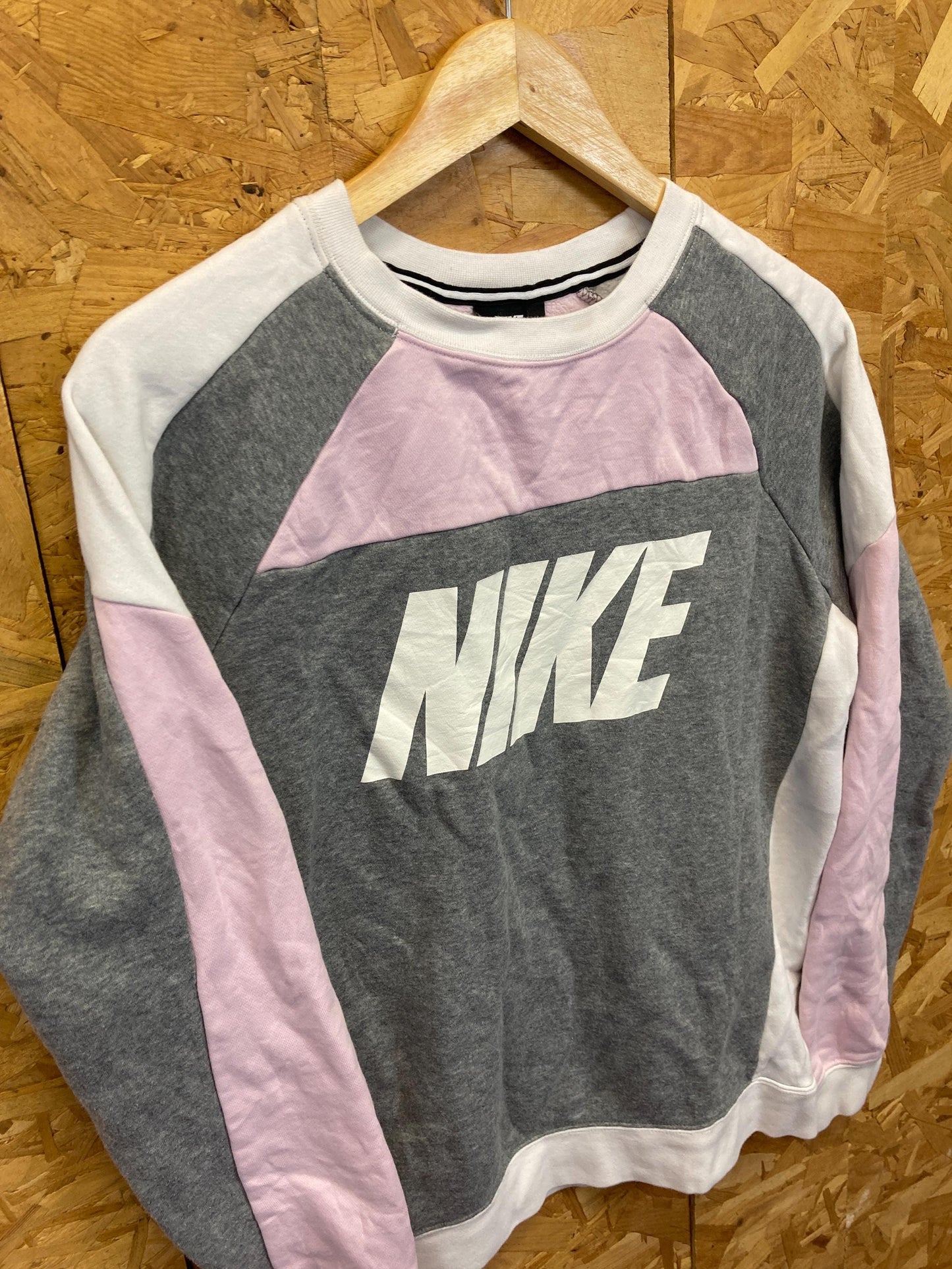 Vintage Y2K Nike grey white baby pink spell out crew neck sweater size medium