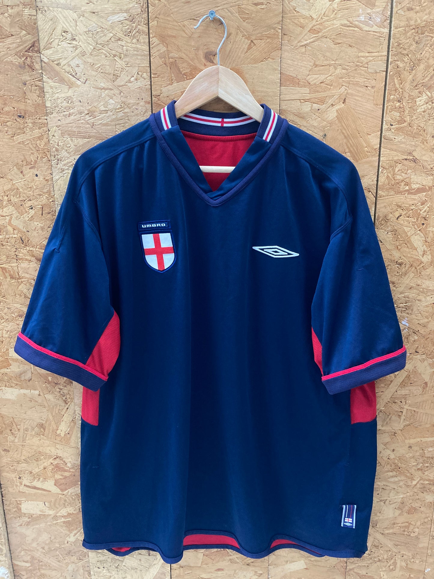 Vintage 16' England away kit muted low key navy red football size XXL by Umbro