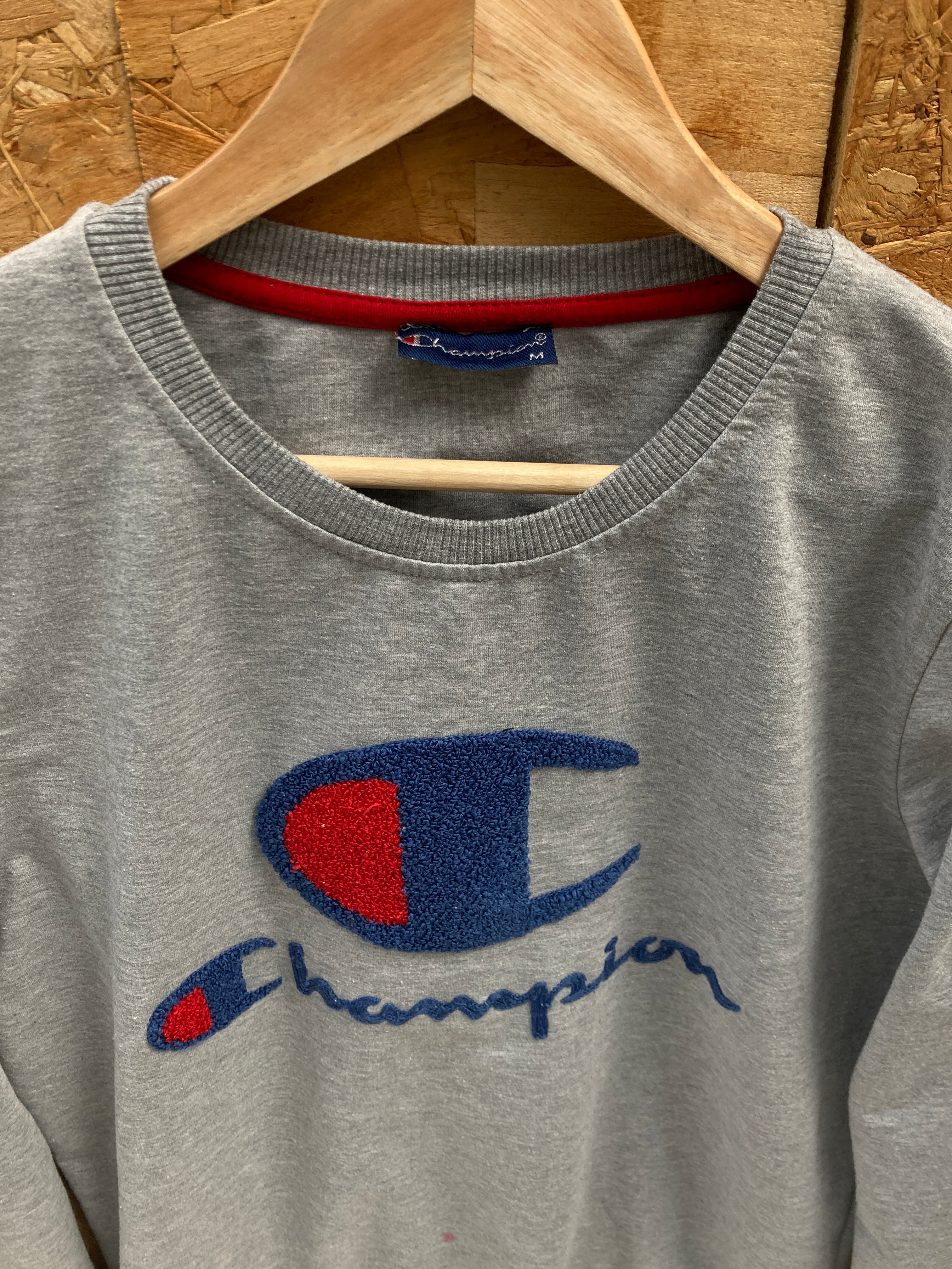 Vintage Y2K grey spell out Champion USA sweater size medium