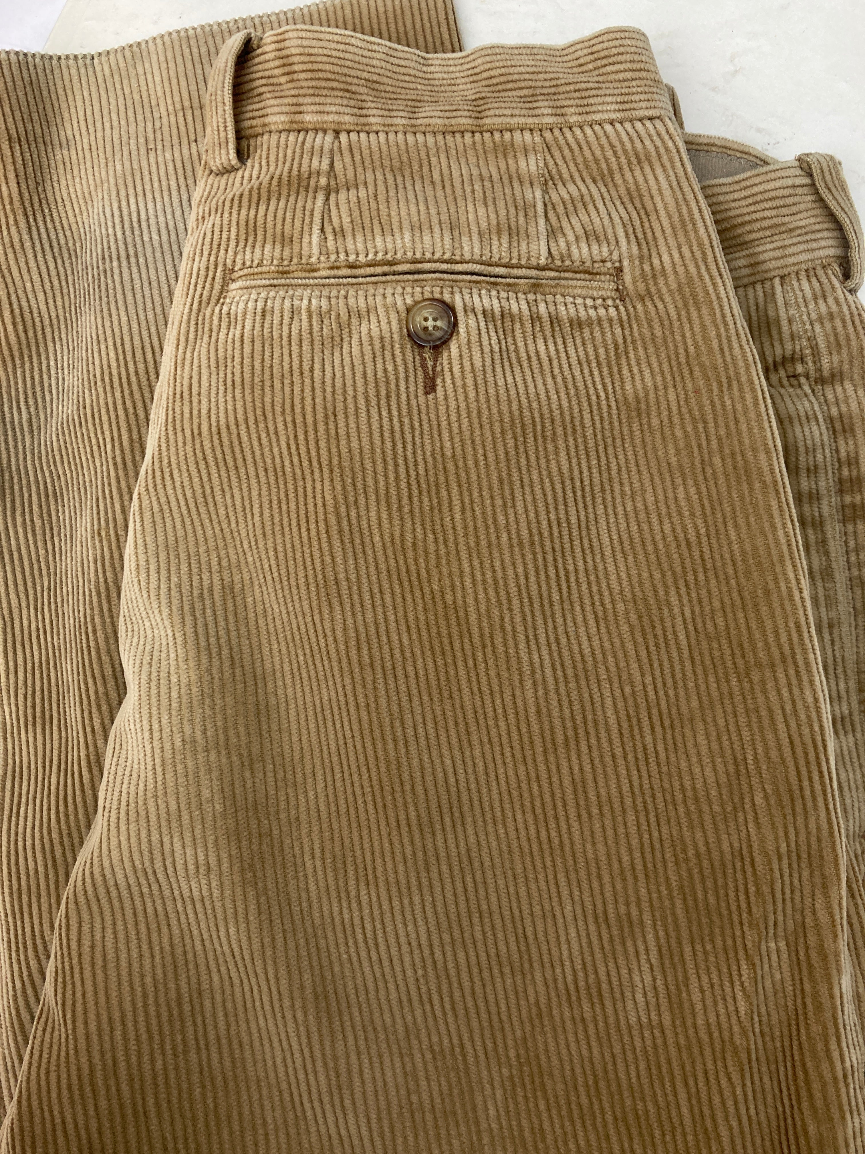 Vintage 90s beige tan jumbo corduroy trousers size W32 L34 by Celo