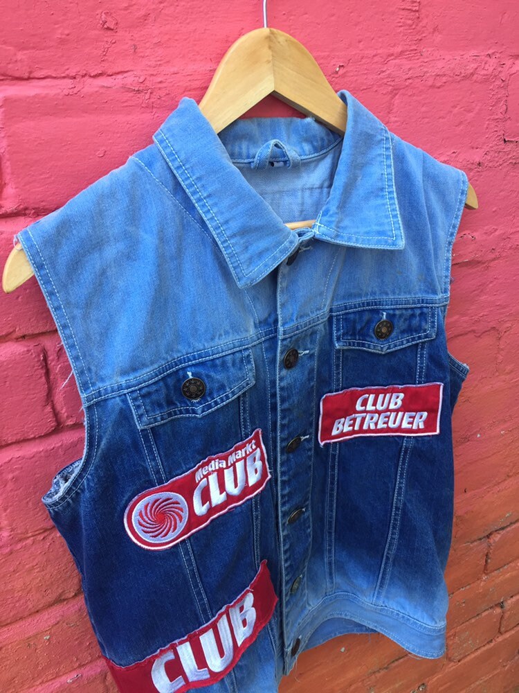 Vintage Y2K blue denim sleeveless MediaMarkt promo battle jacket red Japanese style patches size med
