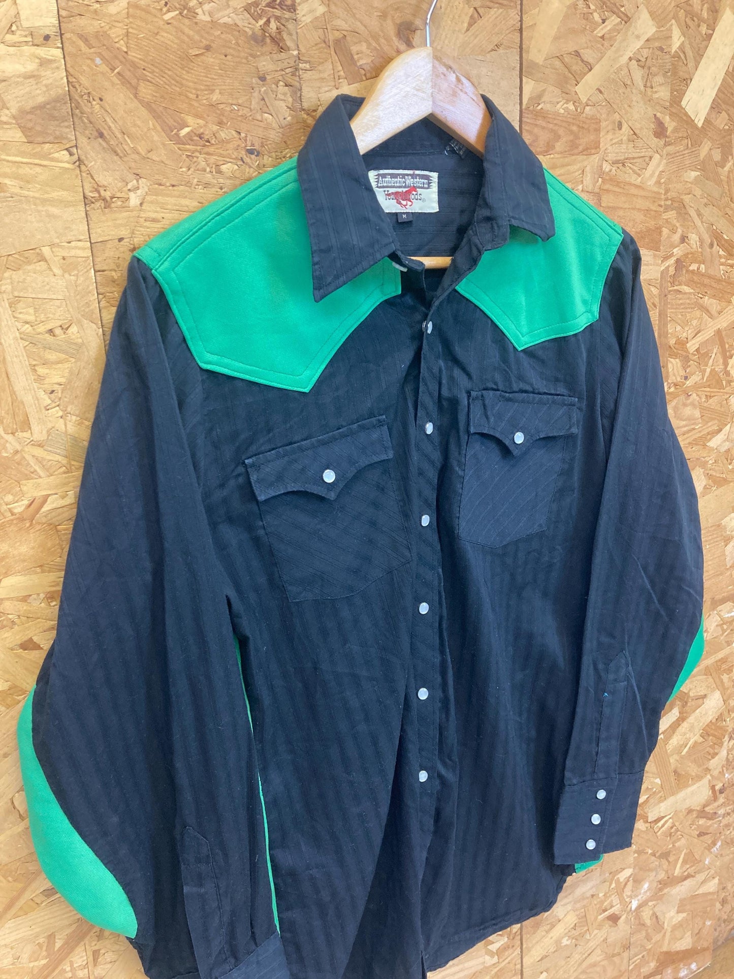 Vintage 80s black green western cowboy shirt with pearl snap buttons size medium by Youngblood Weste