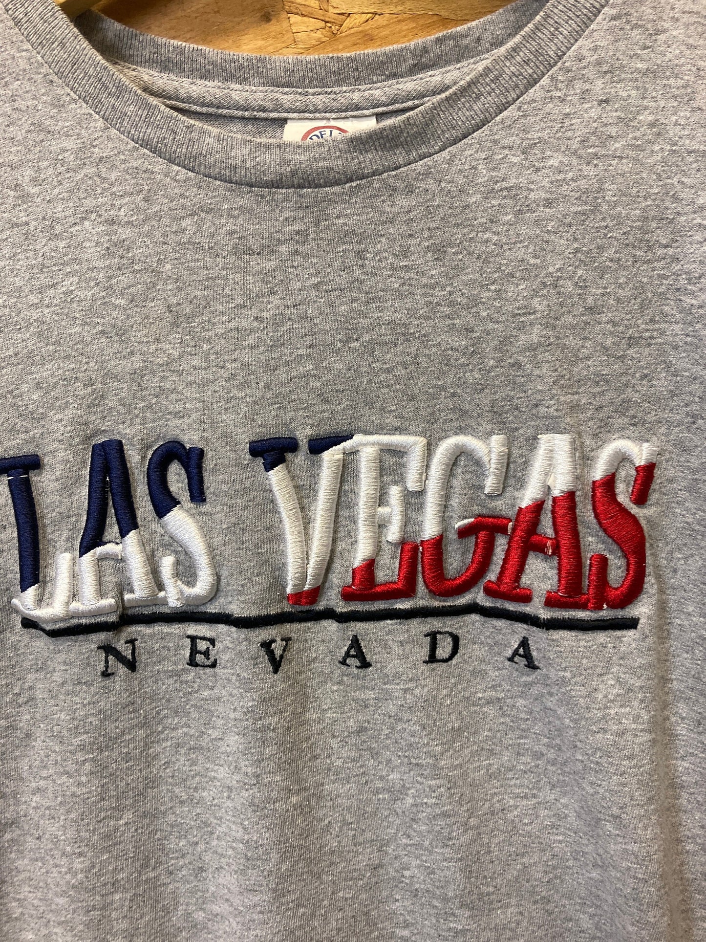 Vintage 90s grey Las Vegas Nevada chunky embroidered spell out USA t-shirt size medium