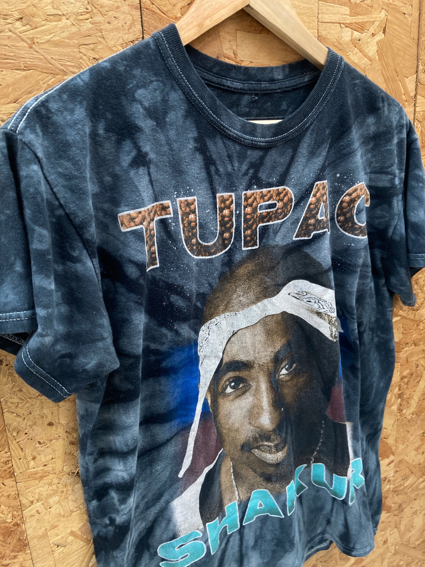 Vintage Y2K navy blue Tupac Shakur tie dye thrashed t-shirt size medium