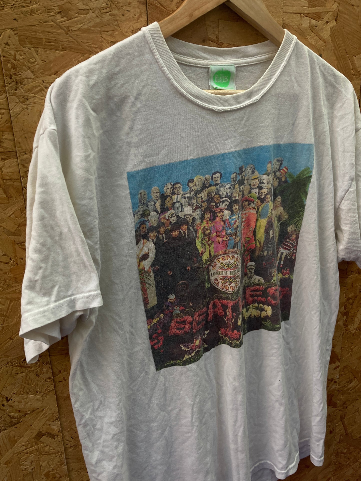 Vintage 90s Sgt Peppers lonely hearts club print souvenir t-shirt size large