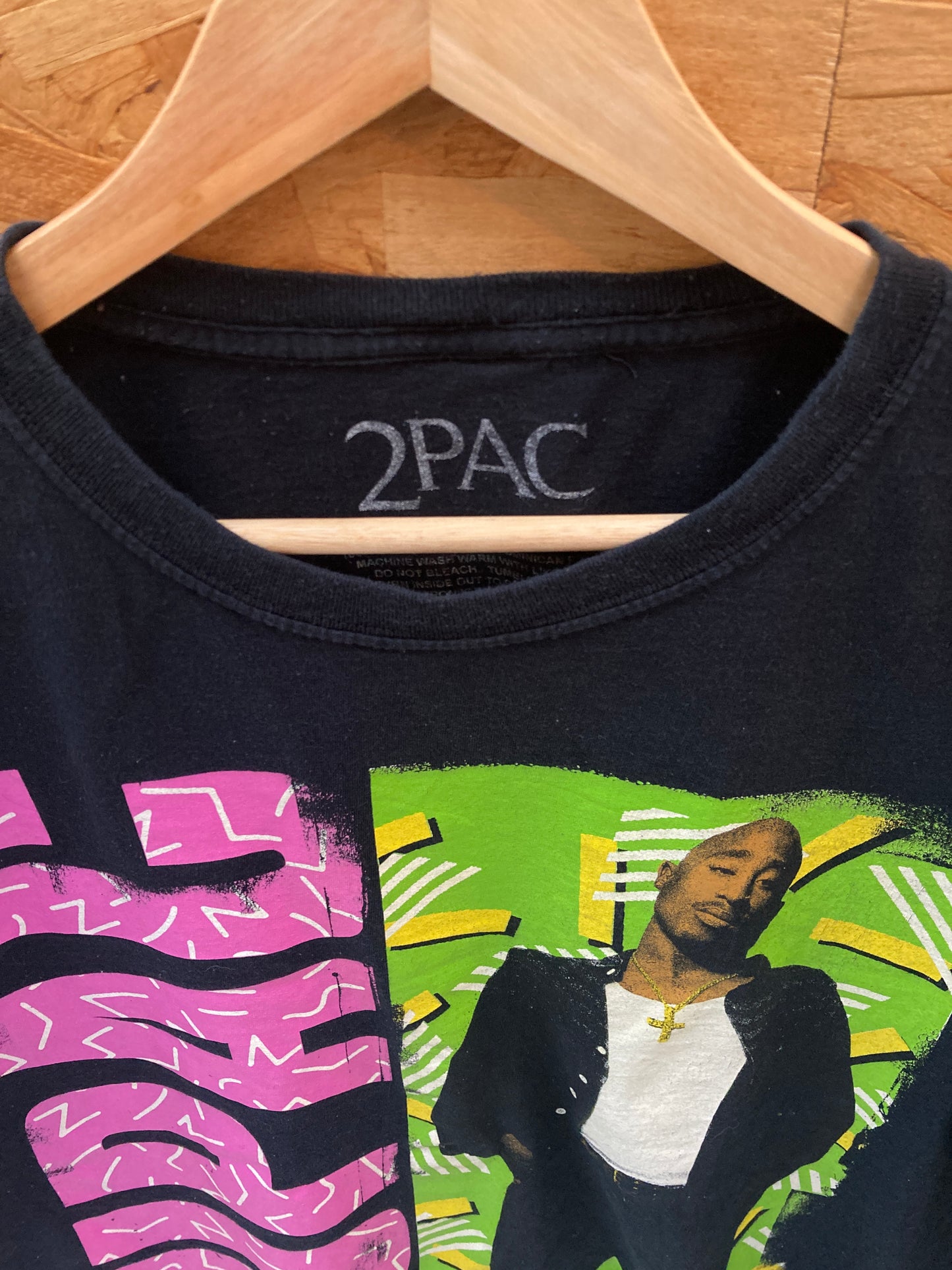 Tupac All Eyes On Me black green pink hip hop t-shirt size XL