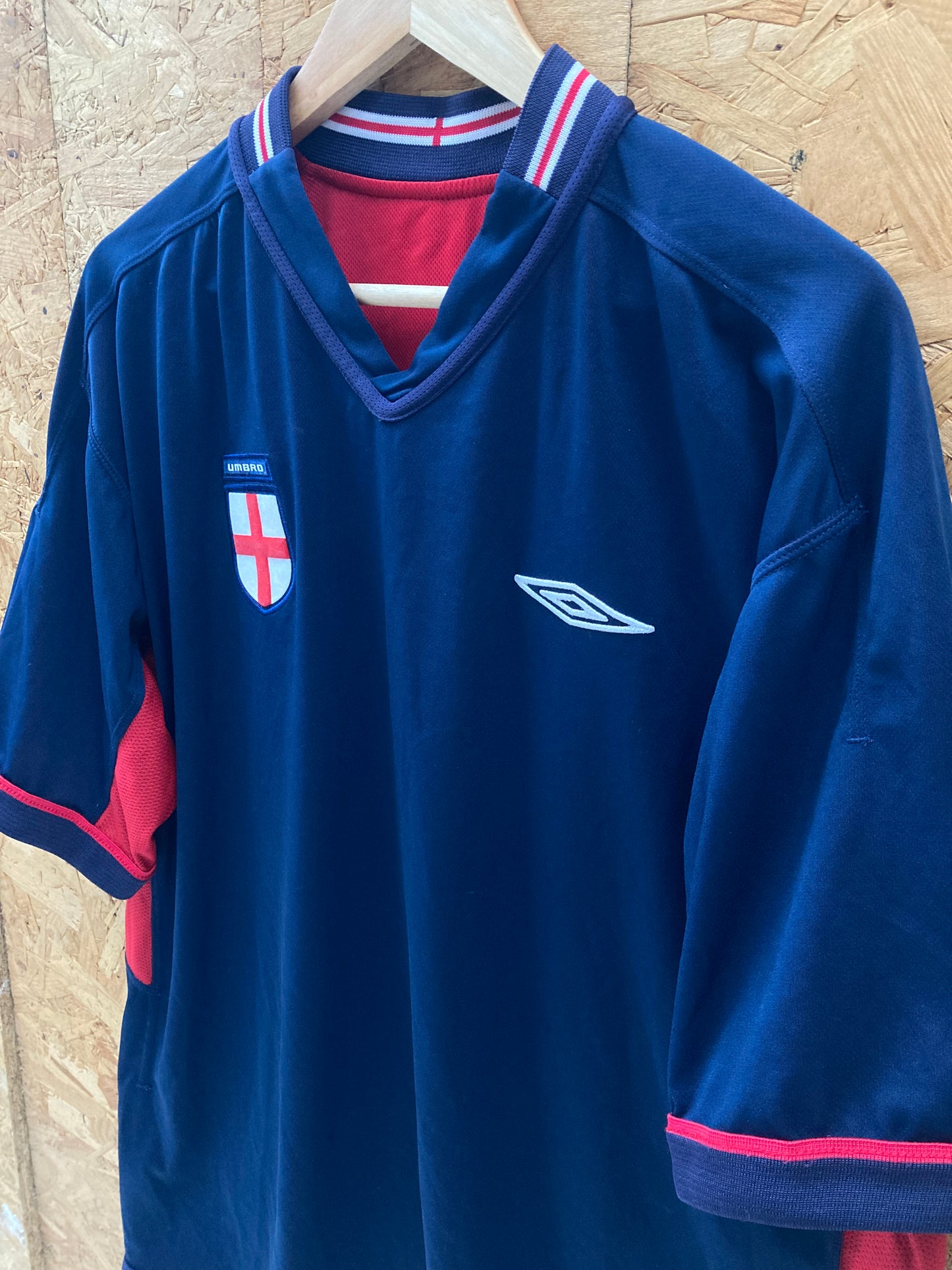 Vintage 16' England away kit muted low key navy red football size XXL by Umbro