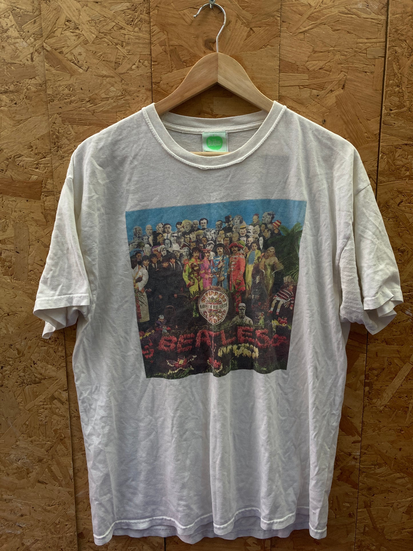 Vintage 90s Sgt Peppers lonely hearts club print souvenir t-shirt size large