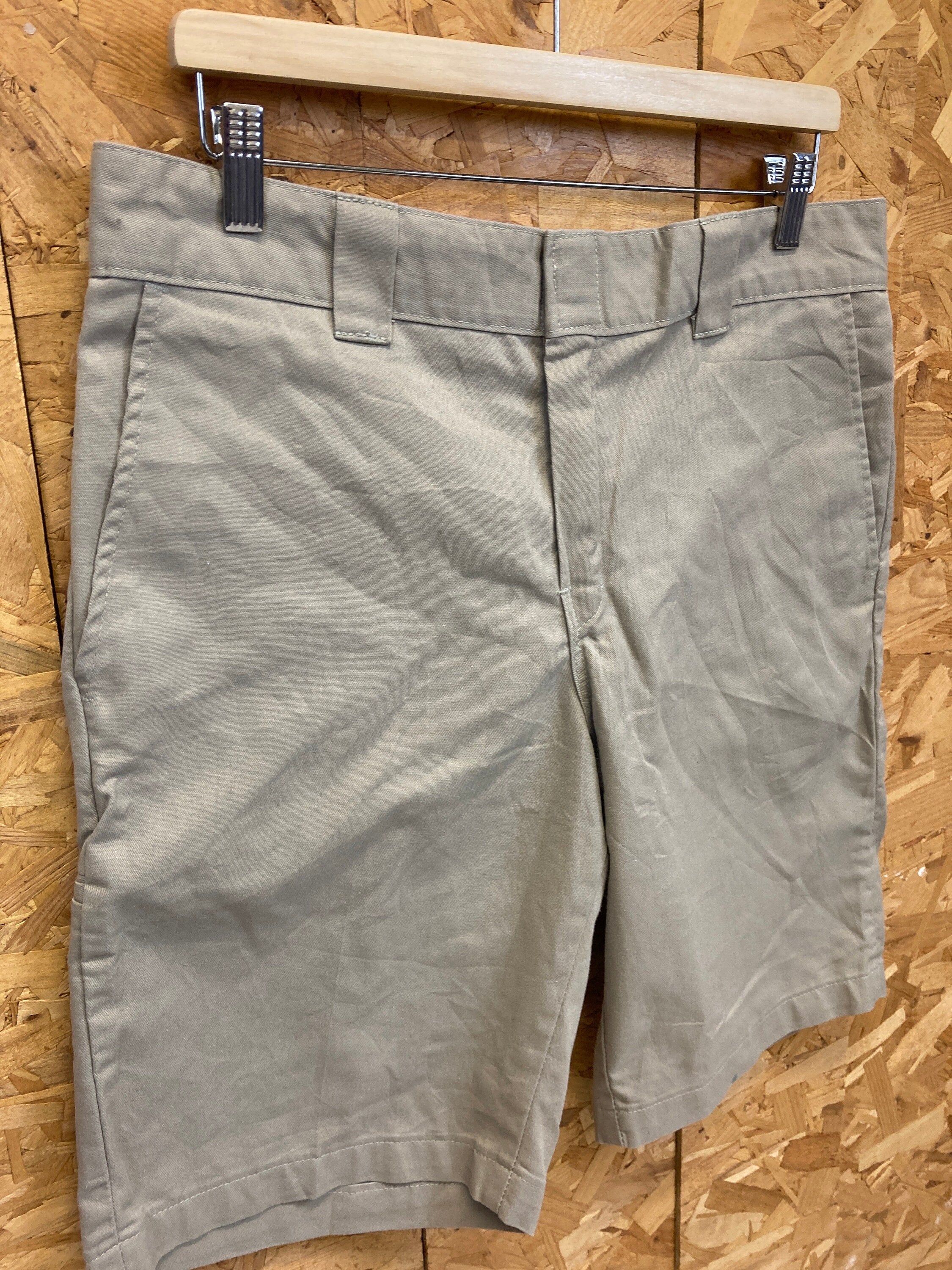 Vintage 00s beige tan dickies work shorts workwear chinos W34