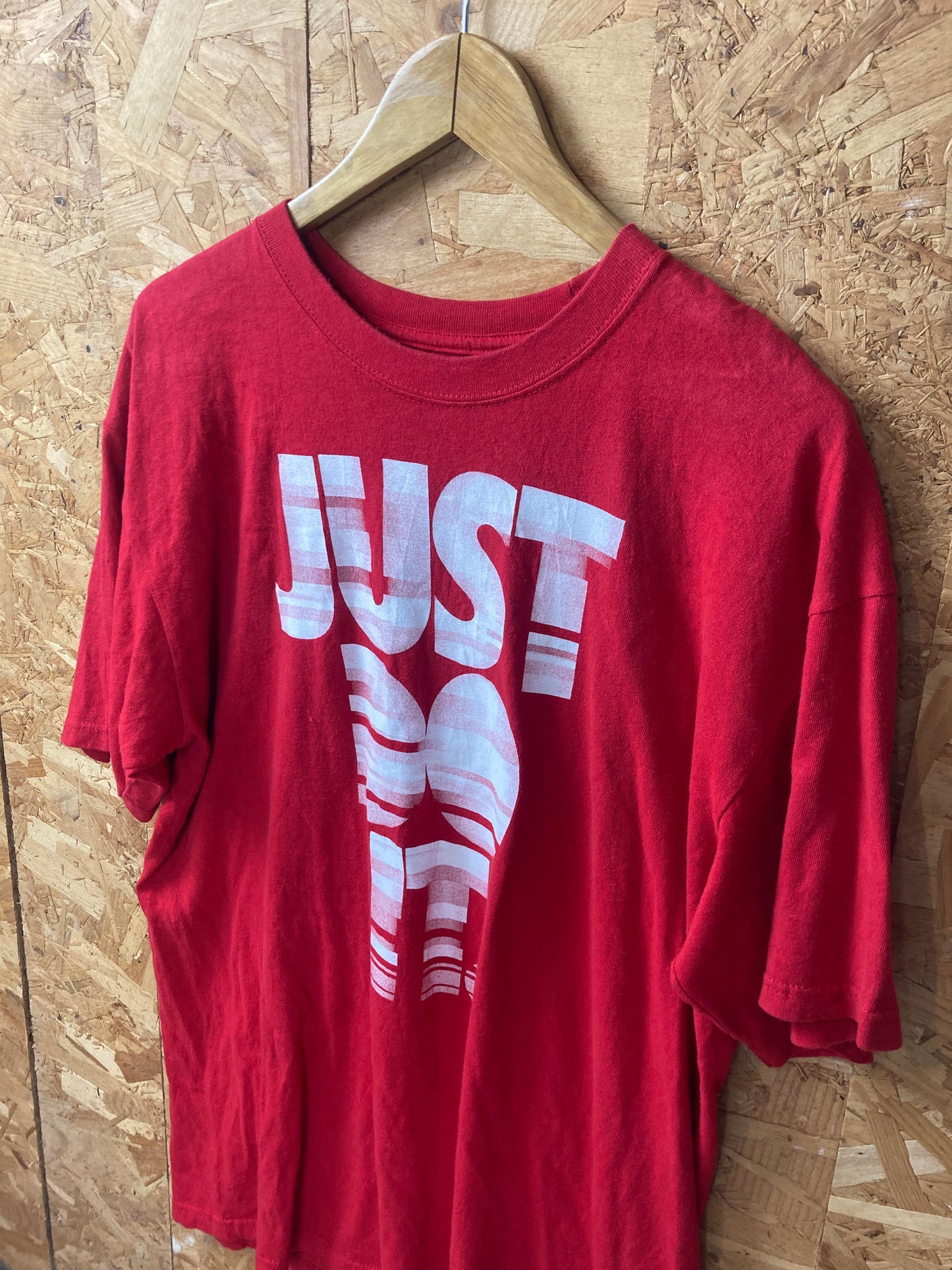 Vintage Y2K red white Nike Just Do It oversized t-shirt size large