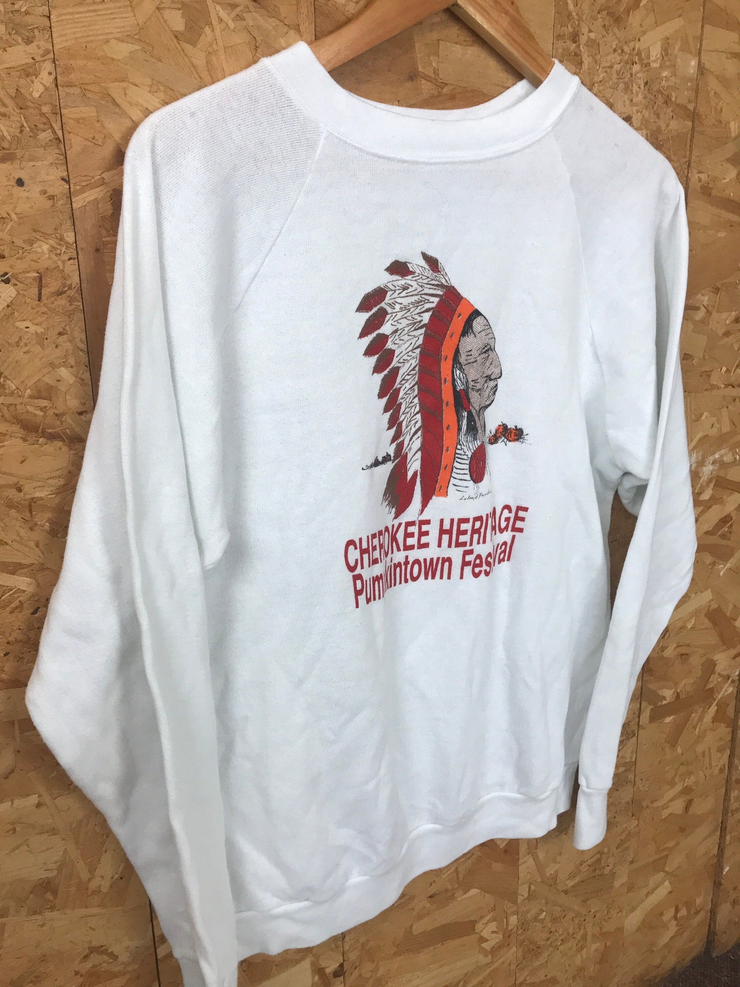 Vintage 80s USA Cherokee Heritage Pumpkintown Festival souvenir white crew neck sweater size medium