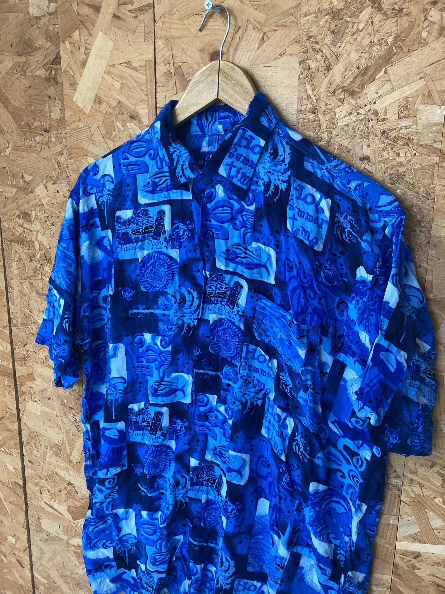 Vintage 90s blue Pacific Ocean fishing print Haiwaiian beach party shirt oversized medium