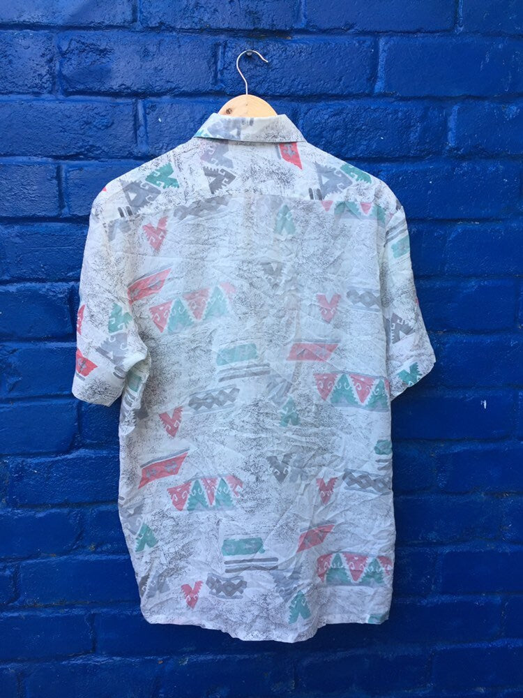 Vintage 90s men’s white green pink watercolour pastel Aztec pattern short sleeve summer shirt oversized medium