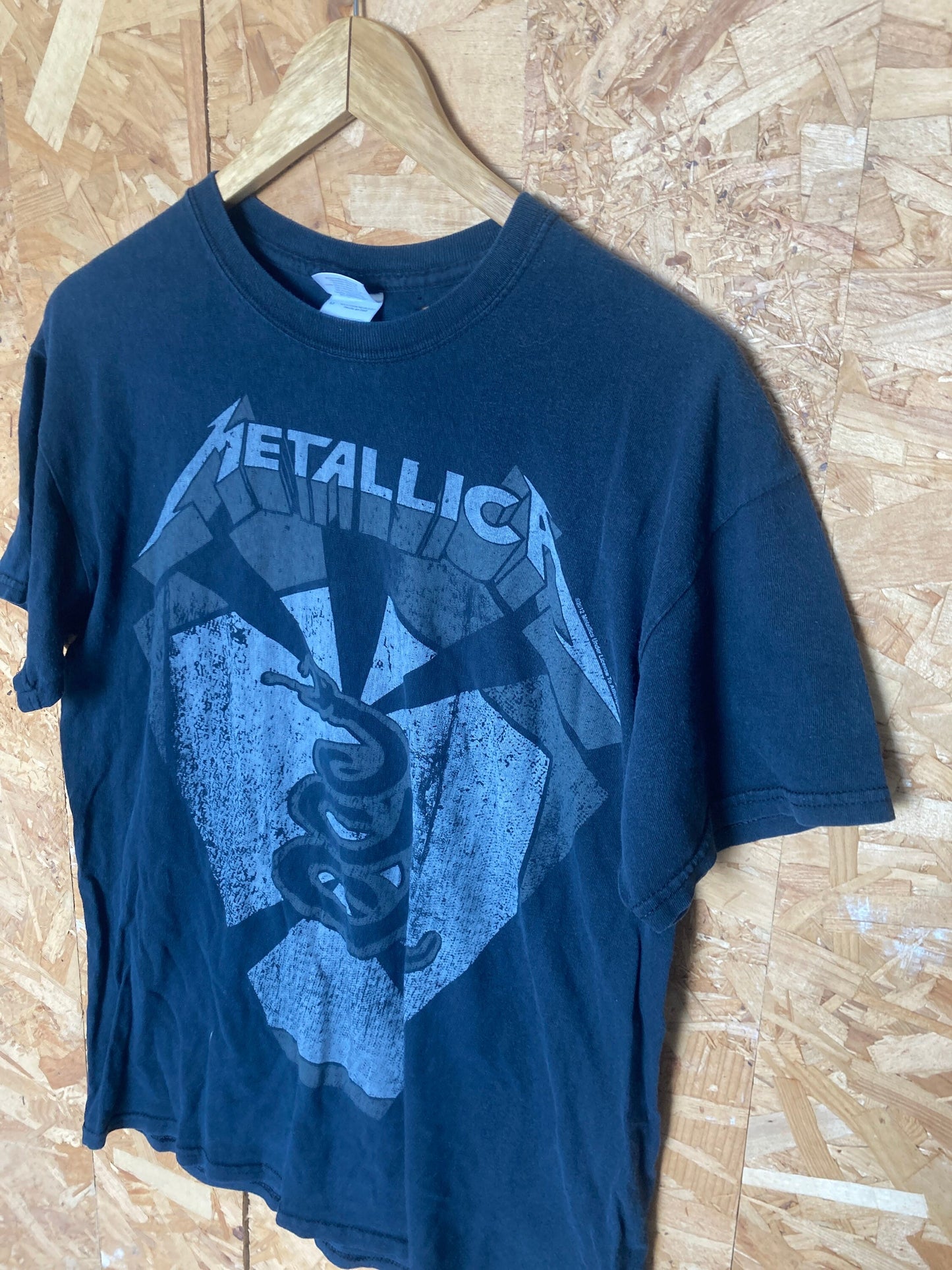 Vintage Metallica Europe tour 2012 Grungy faded metal band t-shirt size medium