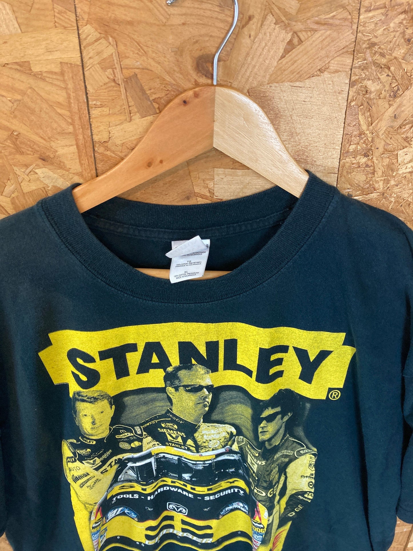 Vintage Y2K Stanley racing team dodge charger NASCAR black yellow souvenir t-shirt size XL