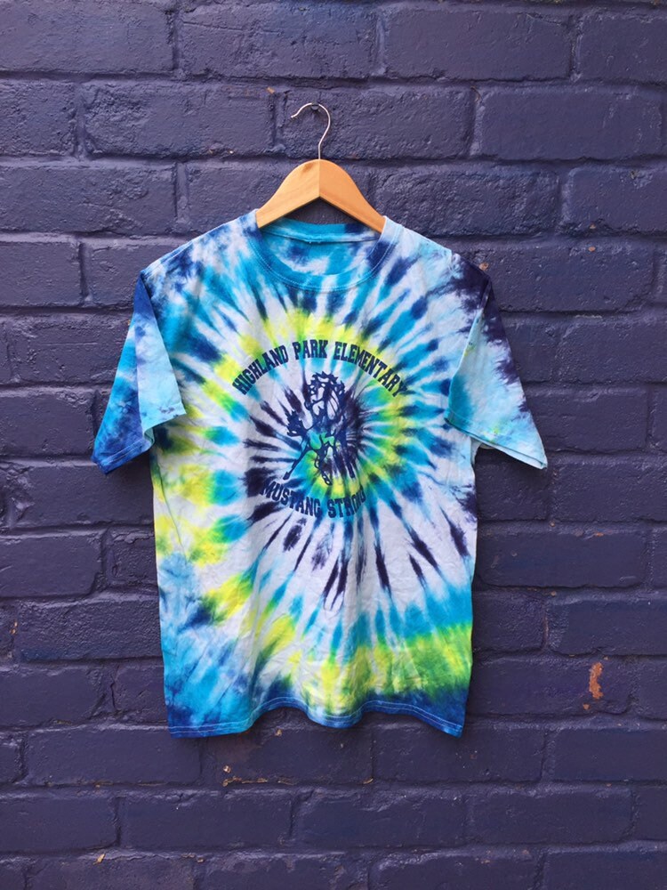 Vintage 80s tie dye blue green swirling pattern USA school trippy psychedelic rave wavy t-shirt size medium