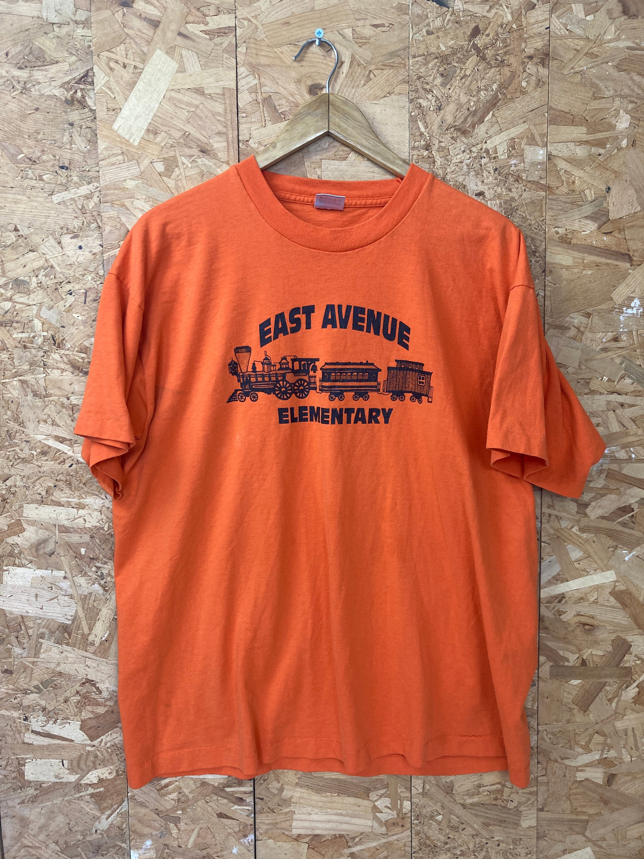 Vintage 90s East Avenue NYC Elementary School quirky orange USA souvenir t-shirt size XL