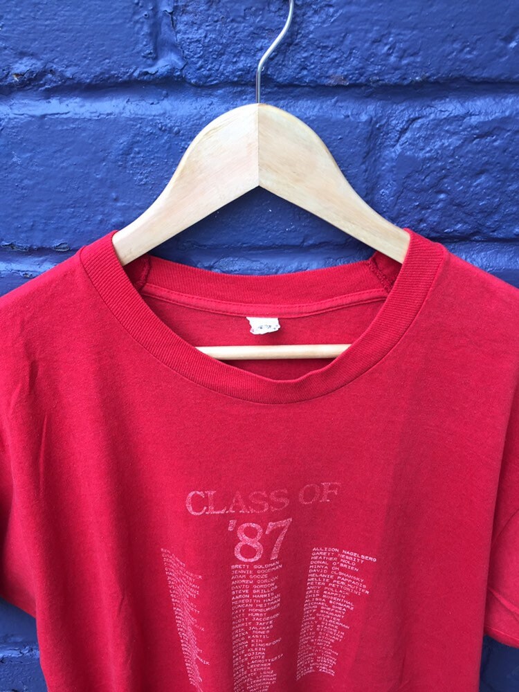 Vintage 80s Class of 87 school leavers Distressed College University USA red t-shirt size large