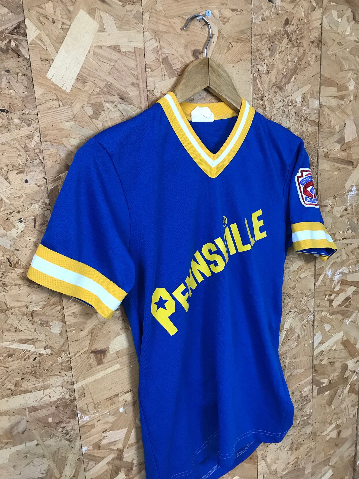 Vintage 80s Pennsville McCaffery #4 college league softball v-neck souvenir USA blue & yellow t-shirt size small