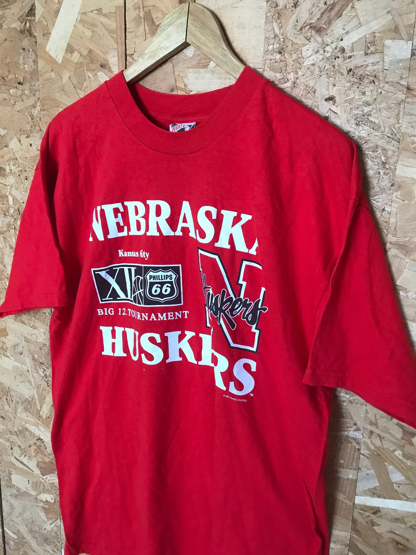 Vintage 90s Nebraska Huskers Football Team Tournament souvenir quirky red USA t-shirt size XL