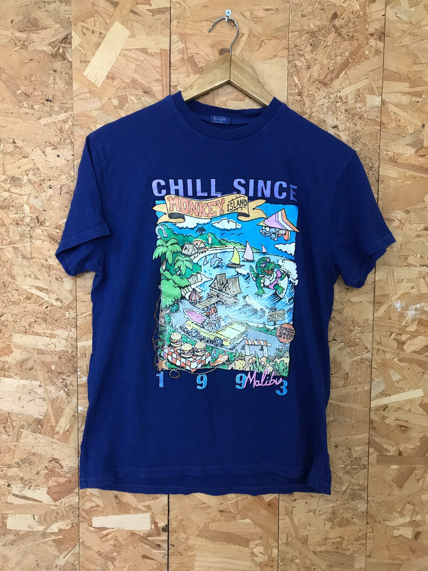 Vintage 93 Monkey Island Malibu Beach souvenir USA blue all over print distressed t-shirt size small