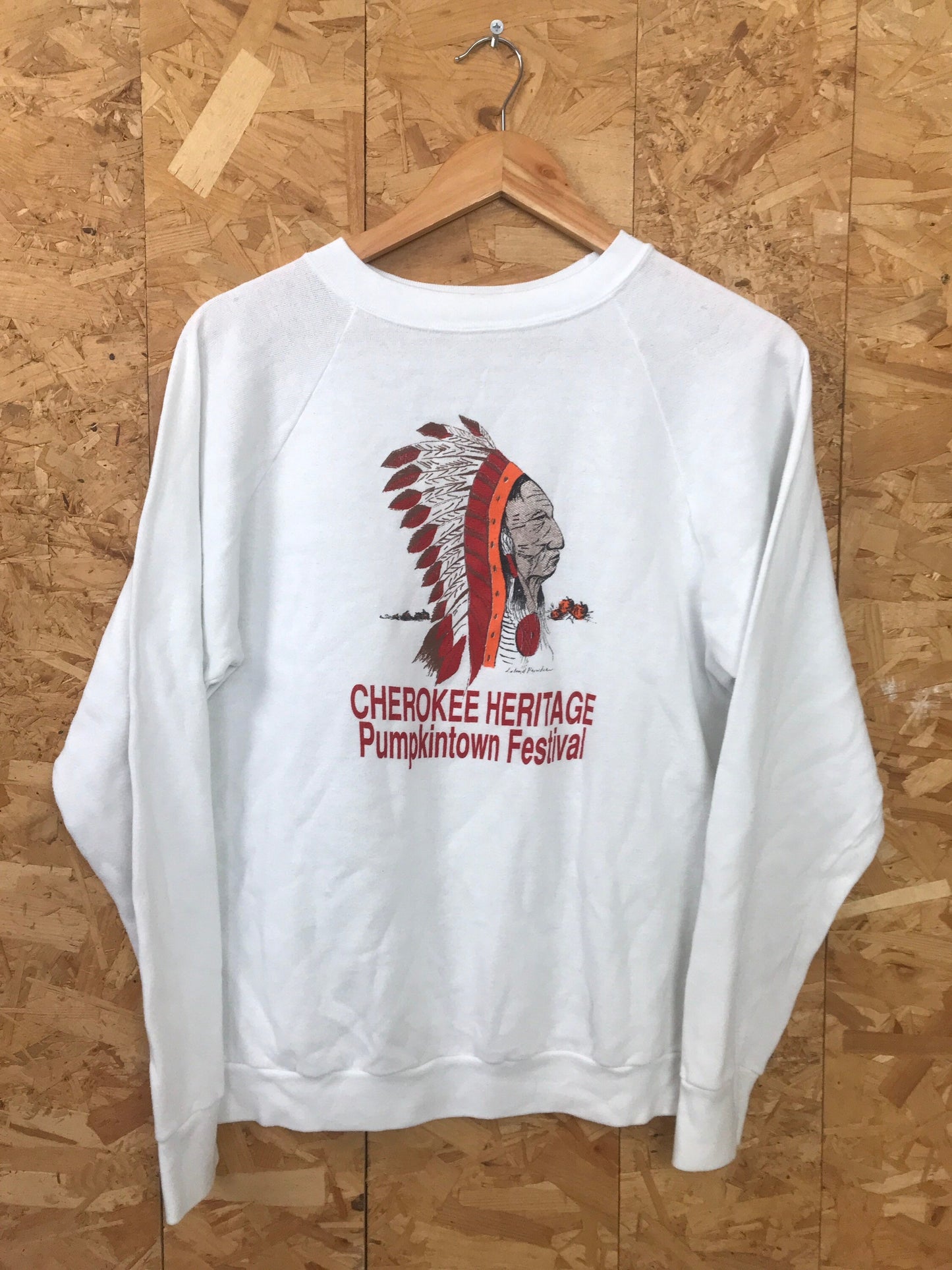 Vintage 80s USA Cherokee Heritage Pumpkintown Festival souvenir white crew neck sweater size medium