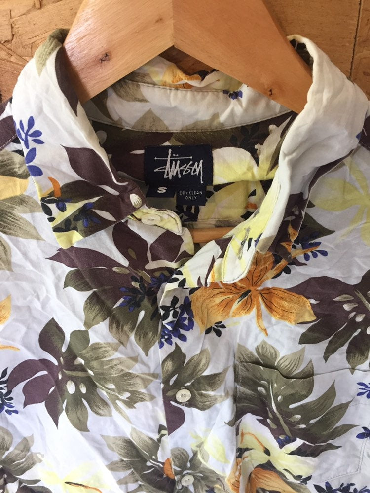 Vintage Y2K STUSSY floral palm leaf hibiscus botanical white green blue yellow hawaiian party beach shirt unisex size small