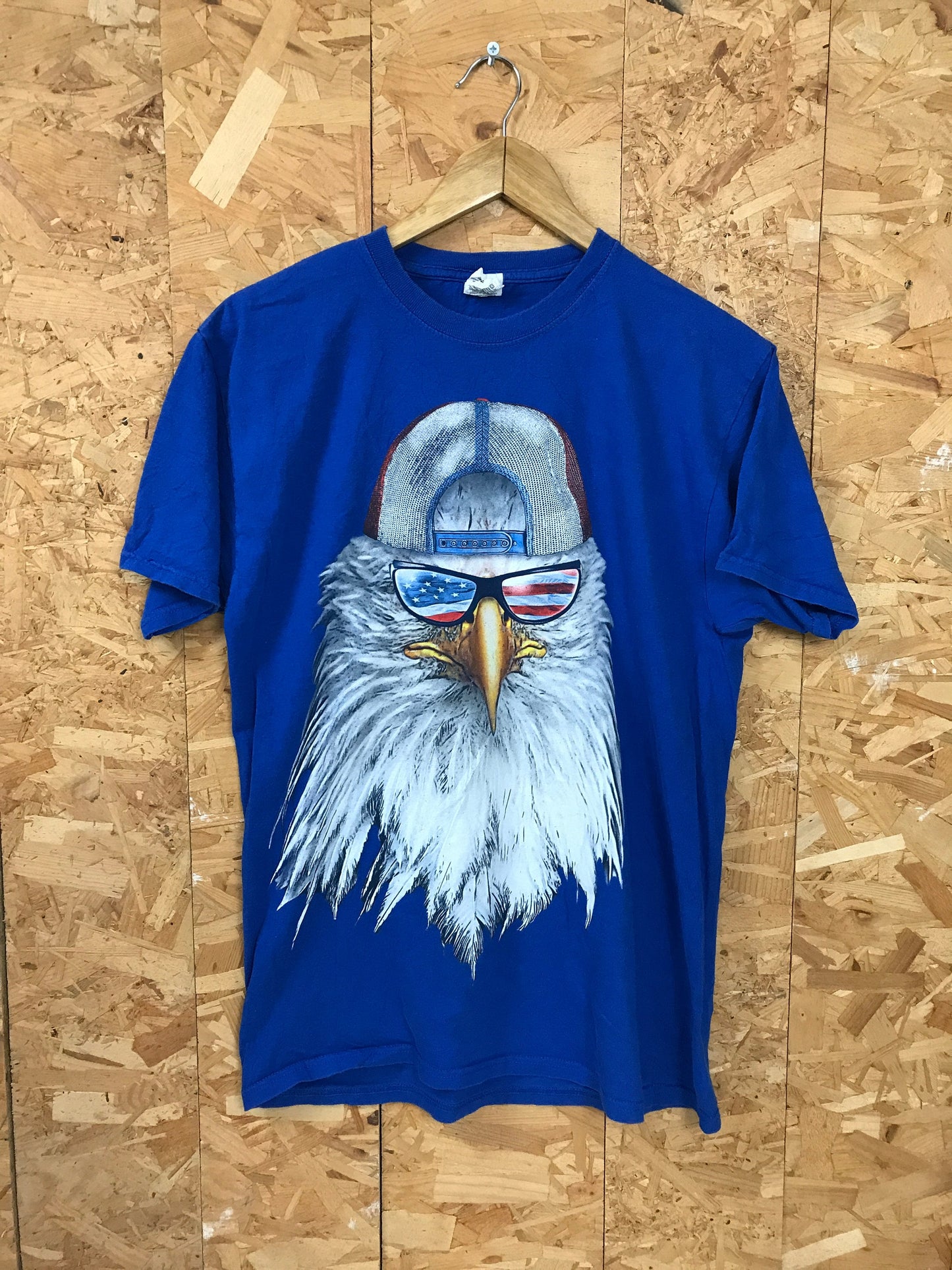 Vintage 90s American Eagle with beard and hat USA souvenir nature print blue quirky patriotic t-shirt size medium