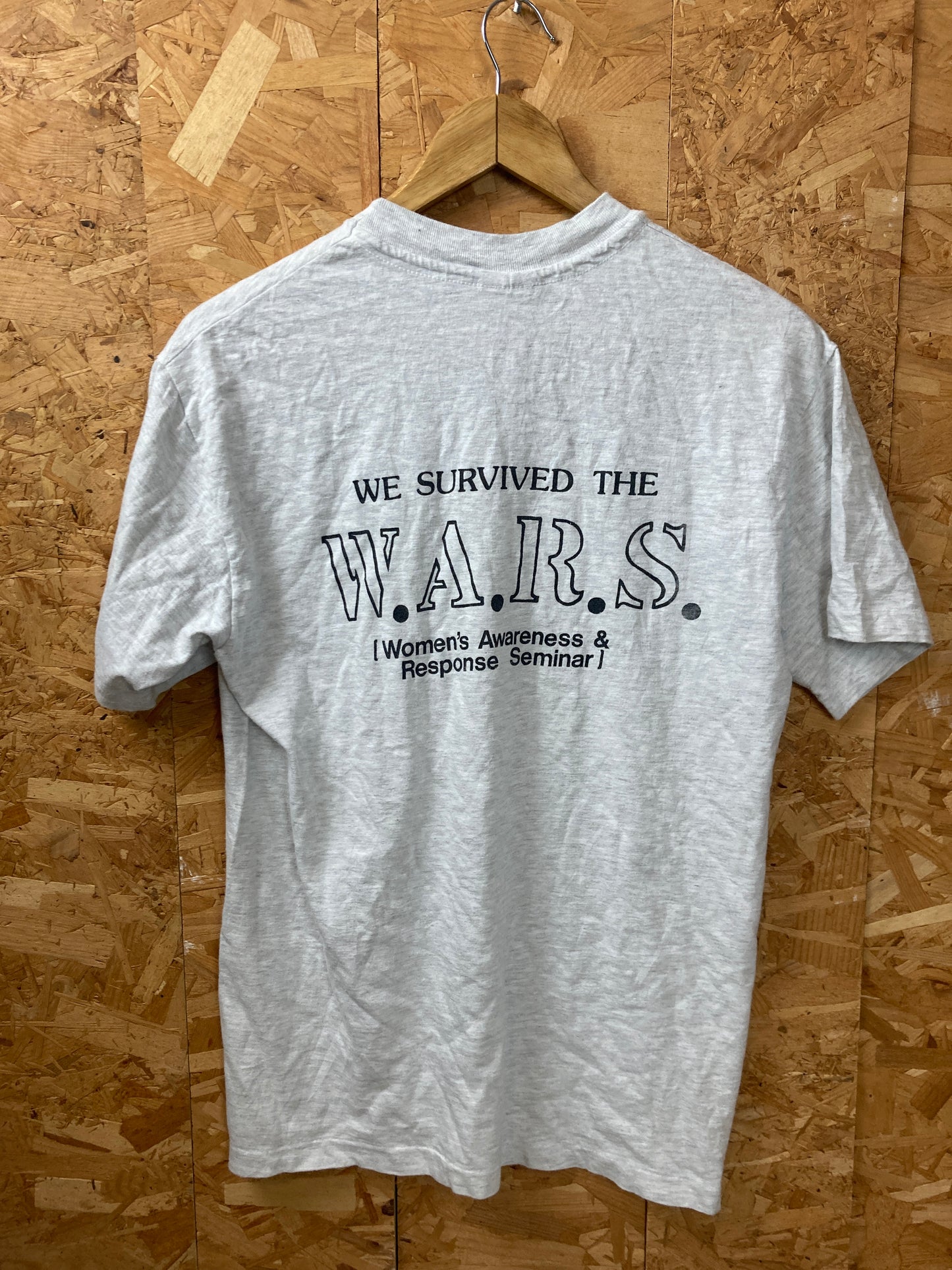 Vintage 90s I survived the W.A.R.S grey USA souvenir quirky t-shirt size medium