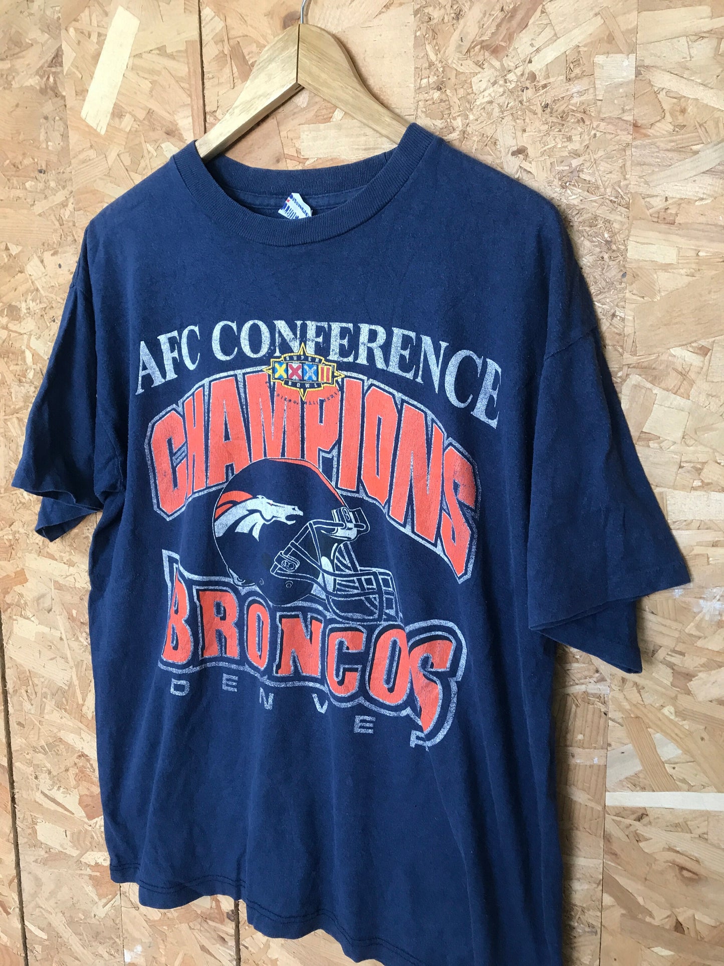 Vintage 90s superbowl XXXII Denver Broncos AFC champions USA souvenir distressed navy blue t-shirt size large