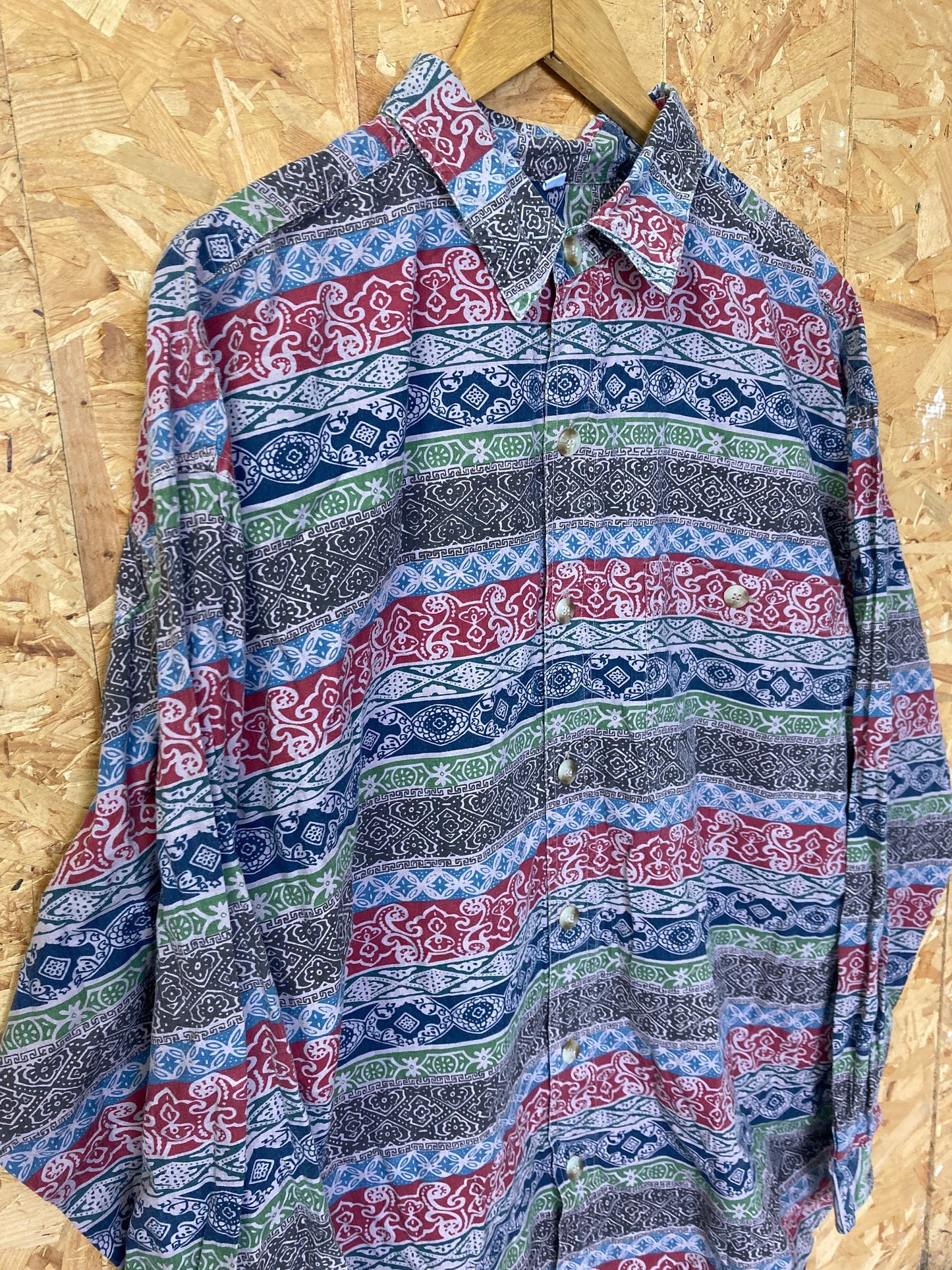 Vintage 90s ethnic tribal batik wax print style pattern grungy grey red brown long sleeve ugly eccentric shirt size XL