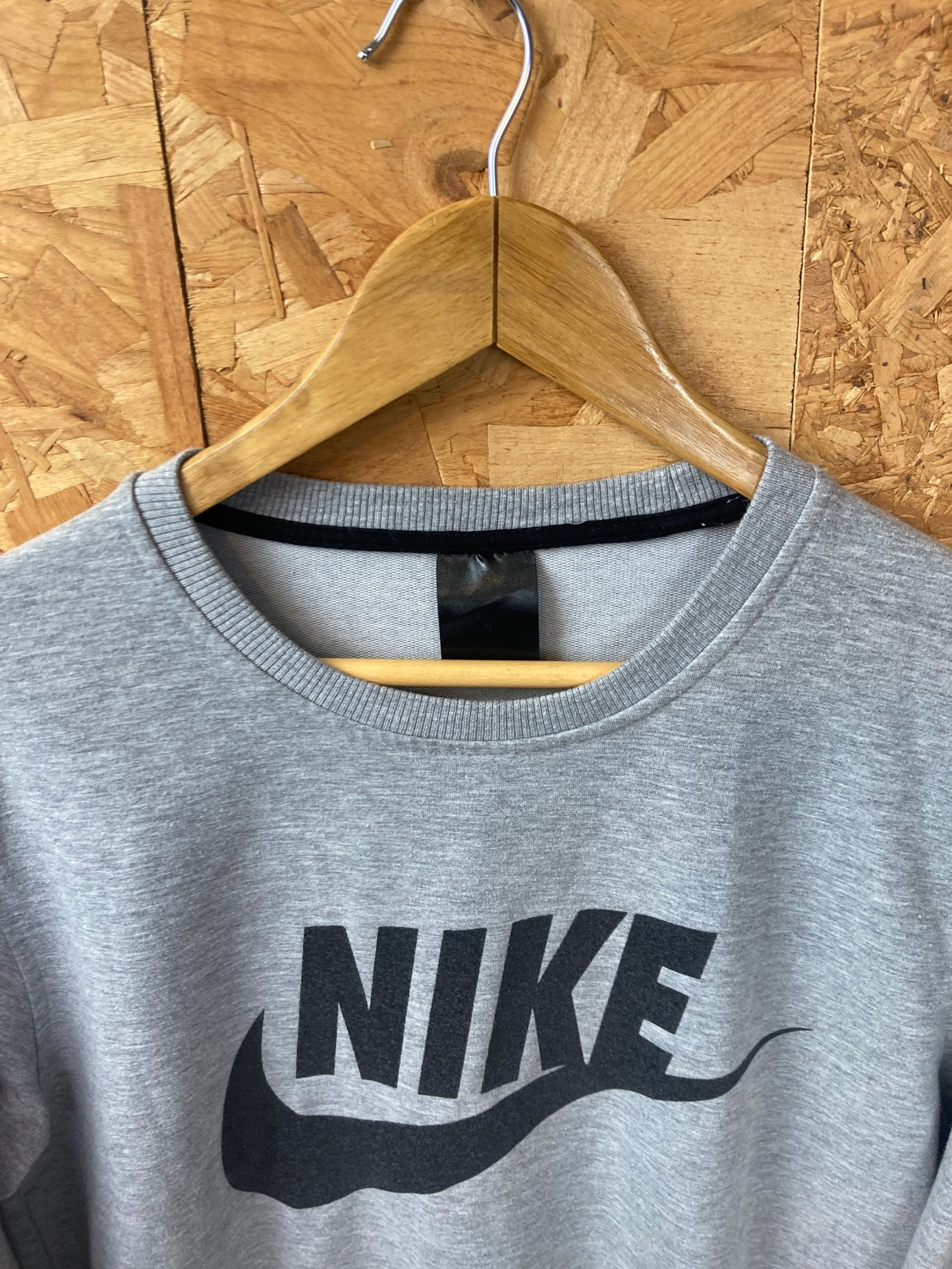 Vintage 90s Nike swoosh logo grey black crew neck sweater size medium