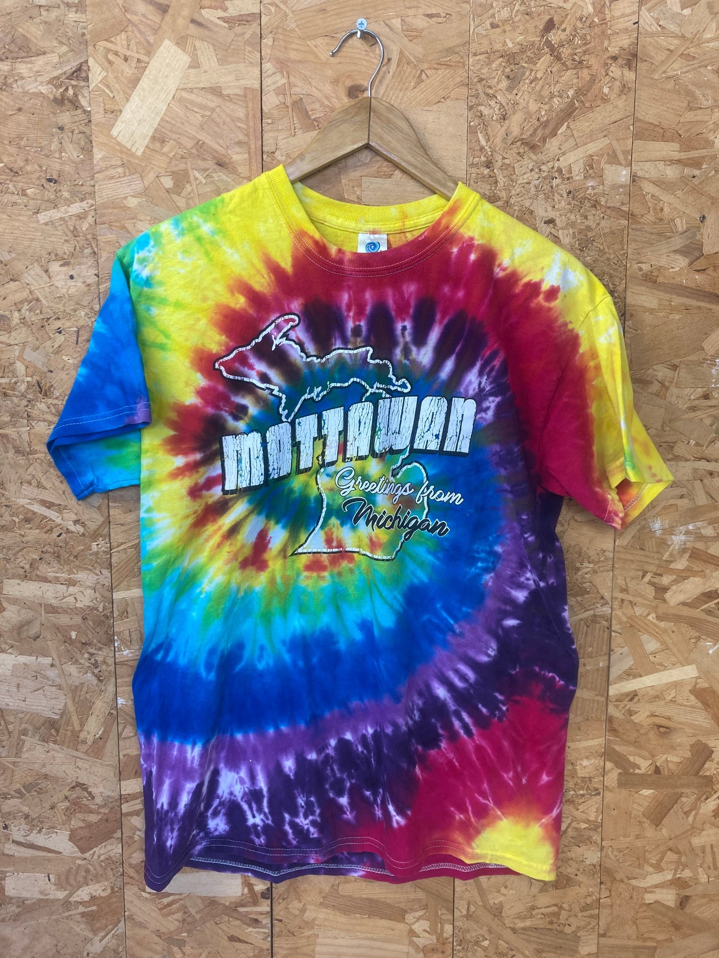 Vintage 90s Greetings from Mattowan Michigan USA rainbow tie dye souvenir festival t-shirt size medium