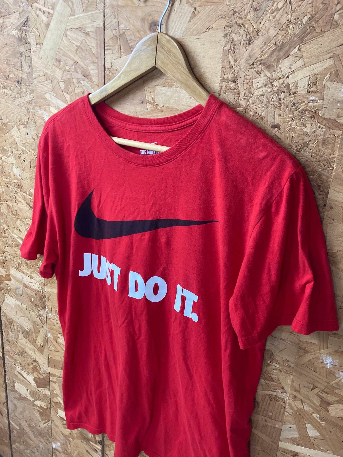 Vintage Y2K Nike Just Do It red black t-shirt size medium