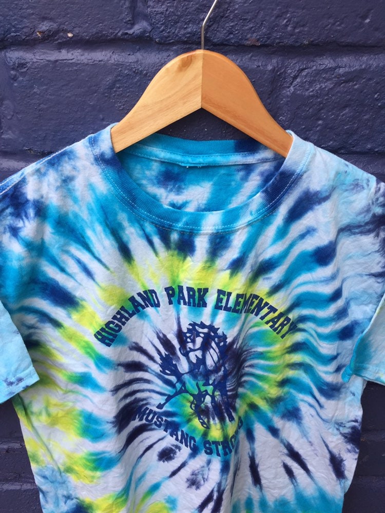 Vintage 80s tie dye blue green swirling pattern USA school trippy psychedelic rave wavy t-shirt size medium