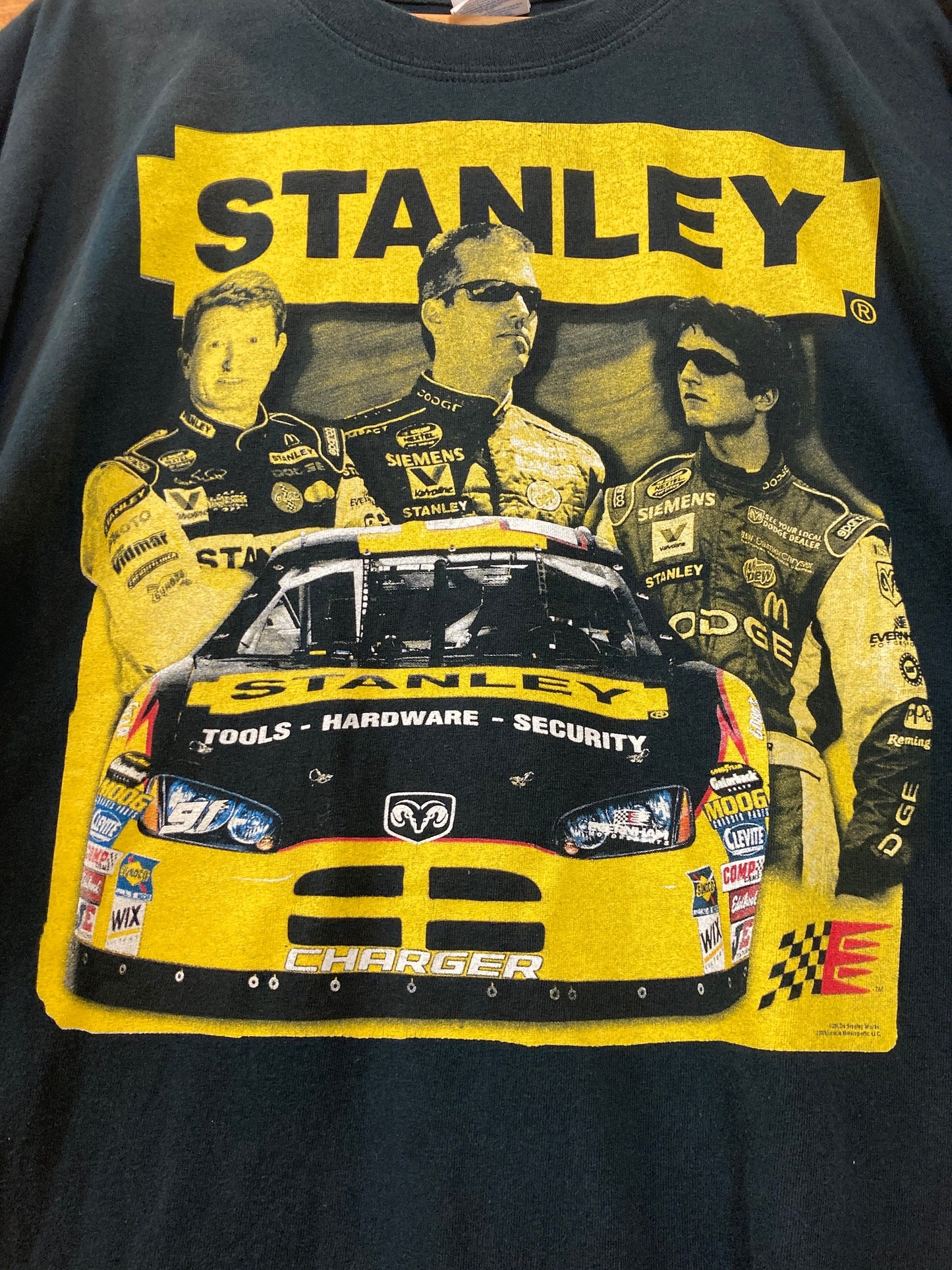 Vintage Y2K Stanley racing team dodge charger NASCAR black yellow souvenir t-shirt size XL