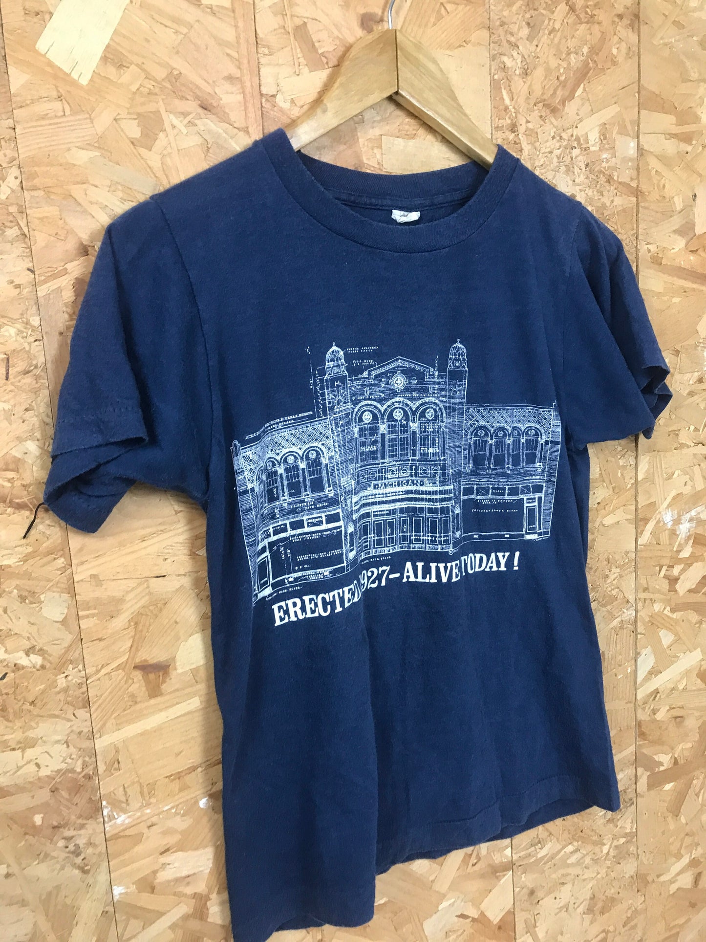 Vintage 80s Quirky Erected in 1927 Michigan Ann Arbor Theatre Building design souvenir USA blue t-shirt size small