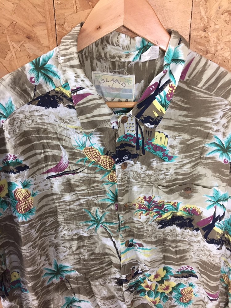 Vintage 90s mens beige green hibiscus palm trees pineapple fruit print Hawaiian eccentric statement quirky party festival shirt size XL