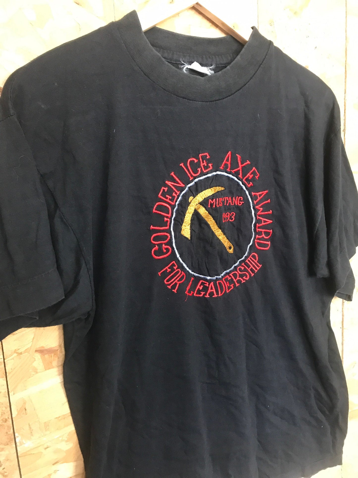 Vintage 93 Rare Climbing Award! Golden Ice Pick for leadership embroidery black USA souvenir t-shirt size medium