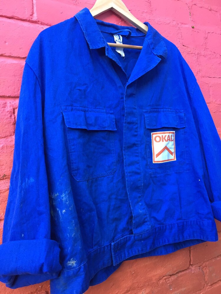 Vintage 80s mid blue workers chore herringbone cotton distressed and paint stained button jacket siz